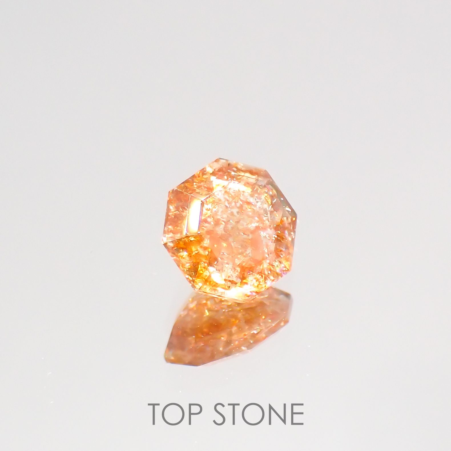 ◇オクタゴンカット◇イリュージョンサンストーン インド産 0.77ct[220115490]6.2x6.1mm前後