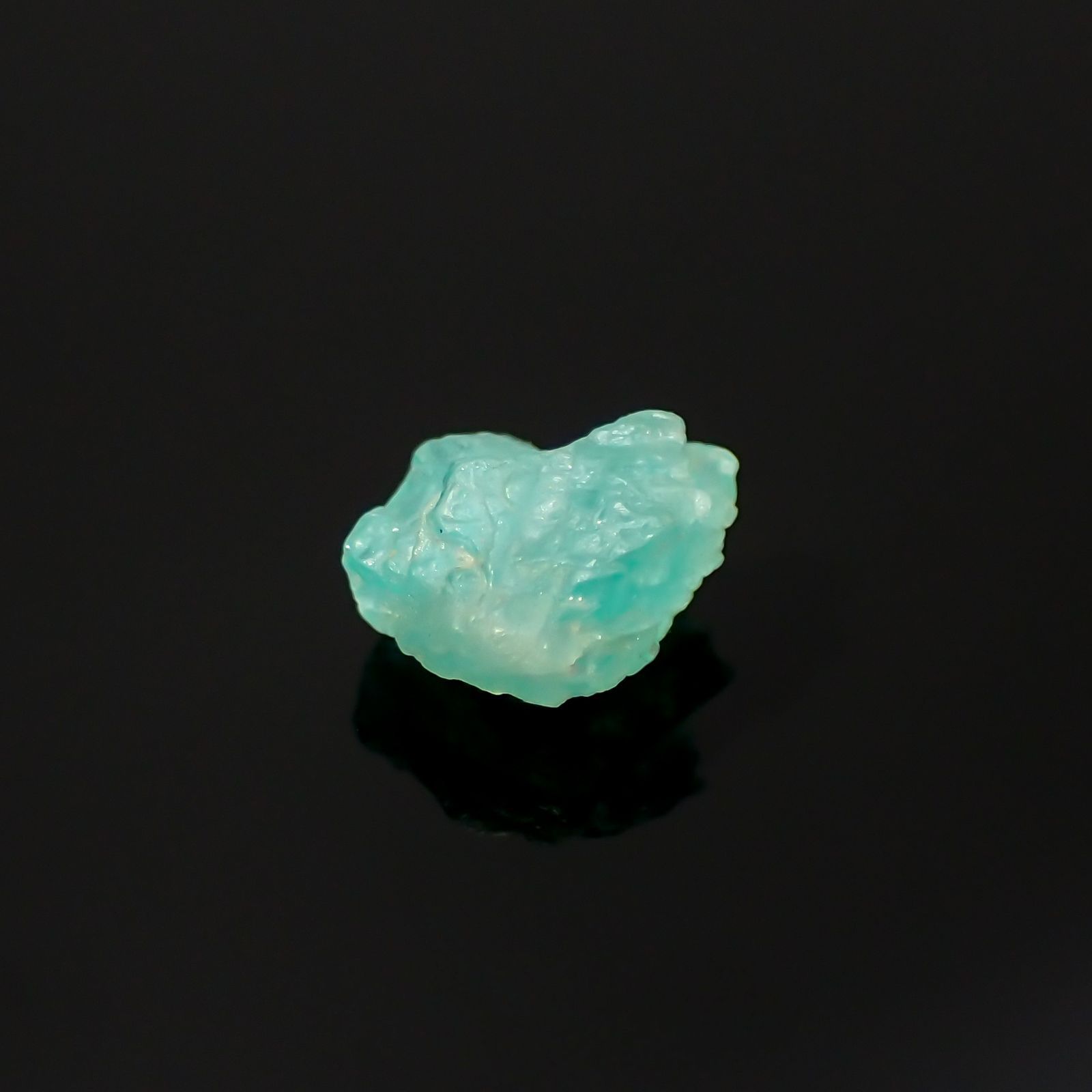 パライバトルマリン 原石 ブラジル・パライバ州バターリャ鉱山産 0.58ct[220515996]5.5x4.8mm前後