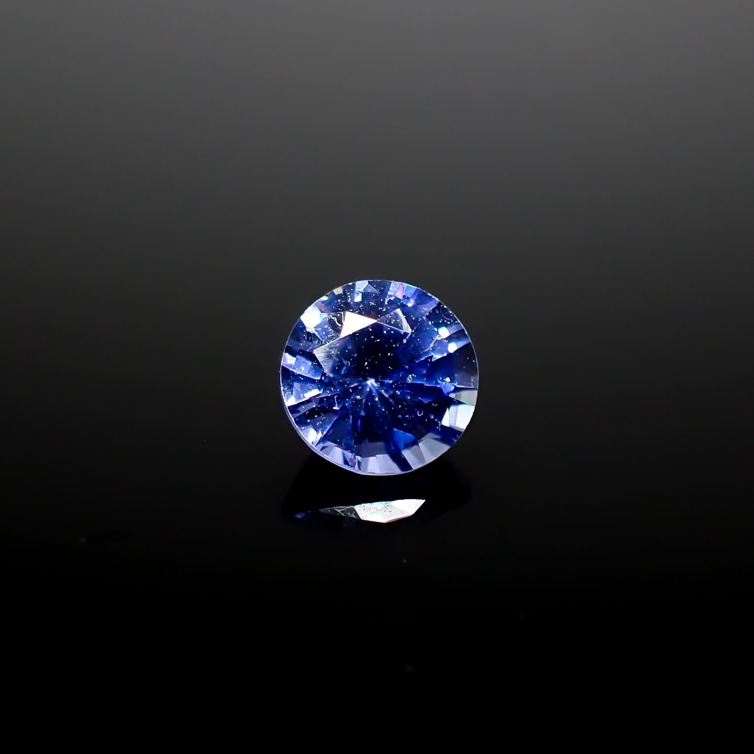 サファイア スリランカ産 0.66ct[240828678]5x5mm前後