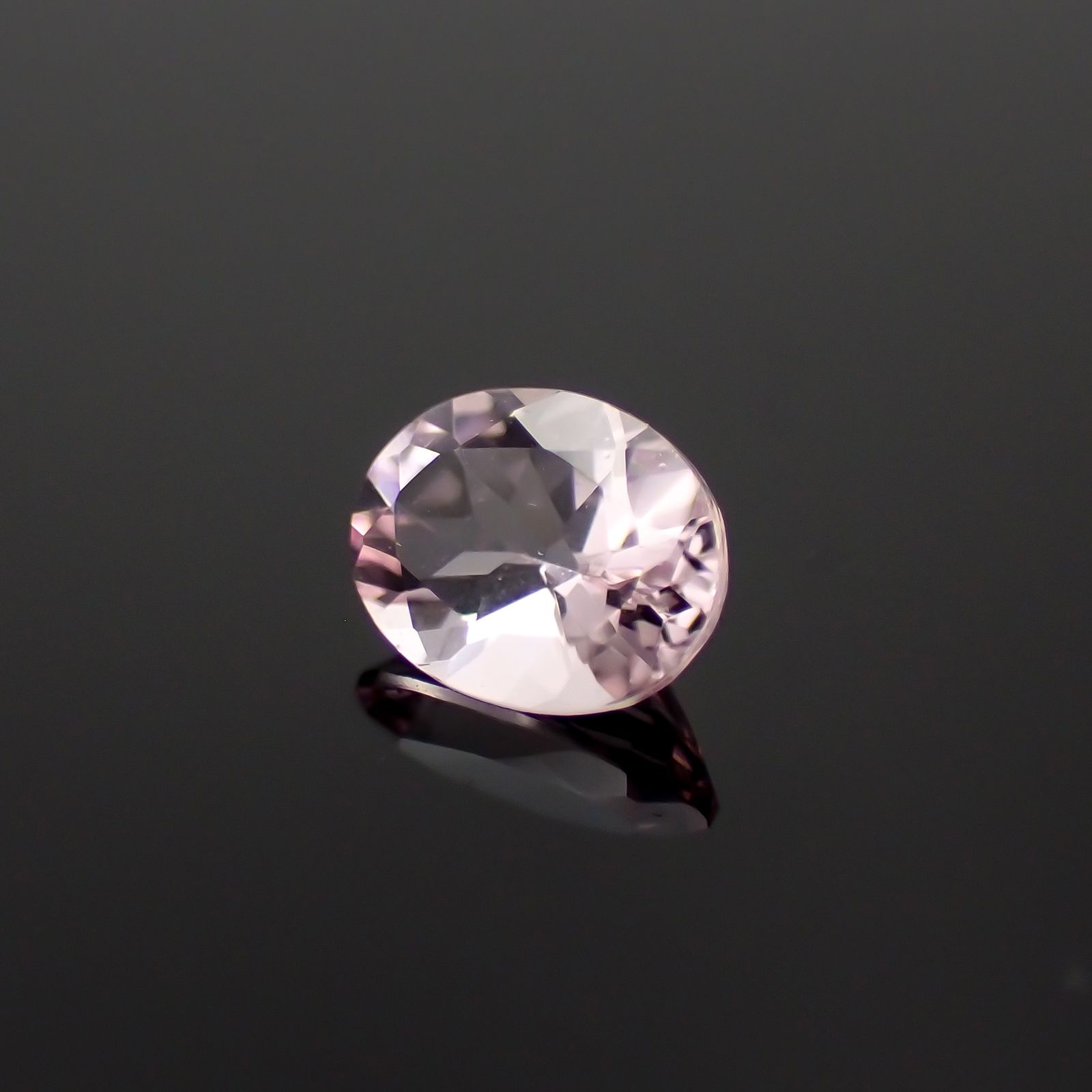 モルガナイト モザンビーク産 0.28ct[230923353]5.1x3.9mm前後