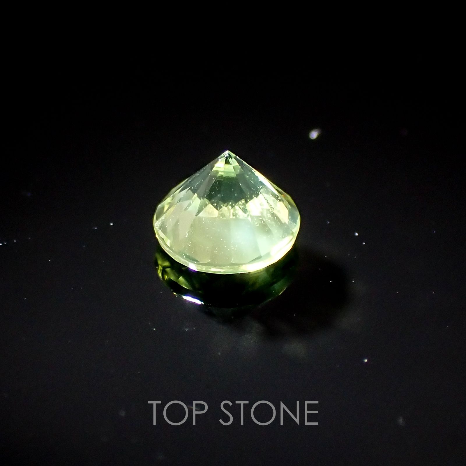 クリソベリルキャッツアイ スリランカ産 ルース 0.32ct[20117587]3.9×3.9mm前後