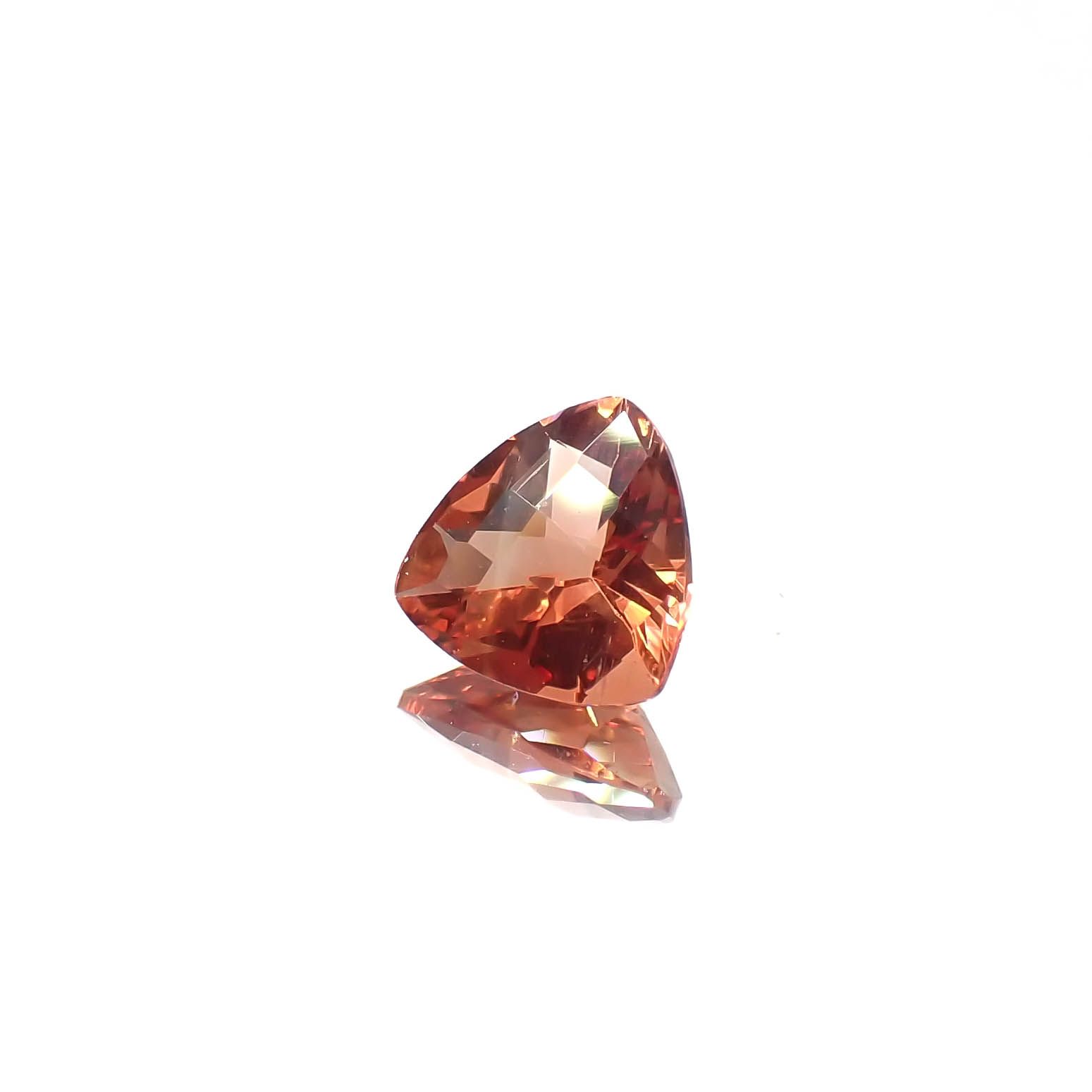◇チェッカーカット◇アンデシン(宝石名アンデシン/ラブラドライト)チベット産 0.62ct 識別済[240225967]6x6mm前後