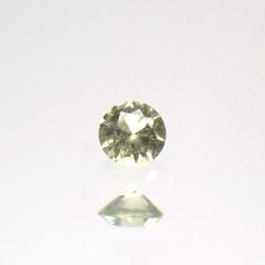 パラサイティックペリドット(宝石名ペリドット)採取地：ロシア 0.025ct 識別済[220616239]1.9x1.9mm前後