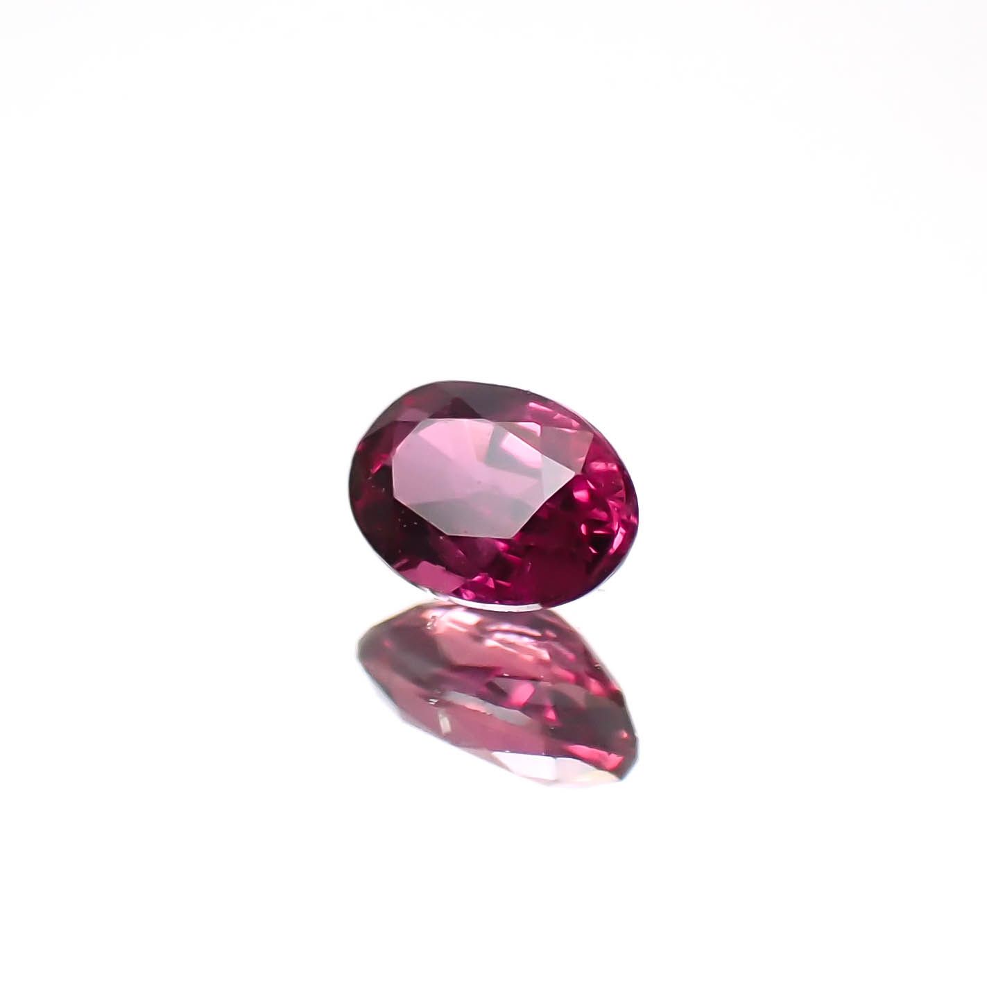 ルビー ビルマ/モザンビーク産 0.15ct [250630508]3.6x2.5mm前後