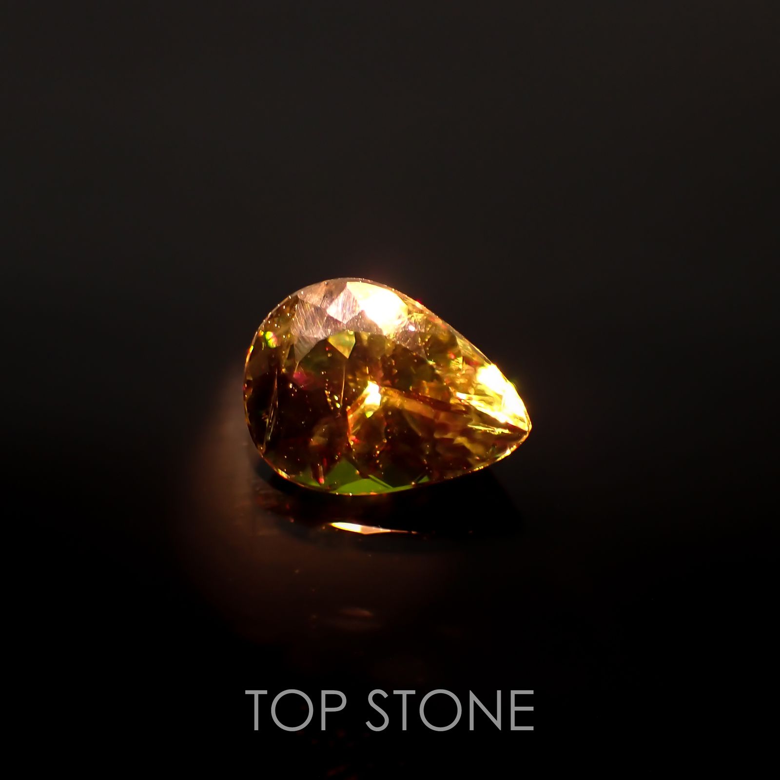 カラーチェンジスフェーン パキスタン産 1.57ct[221119181]8.6x6.4mm前後