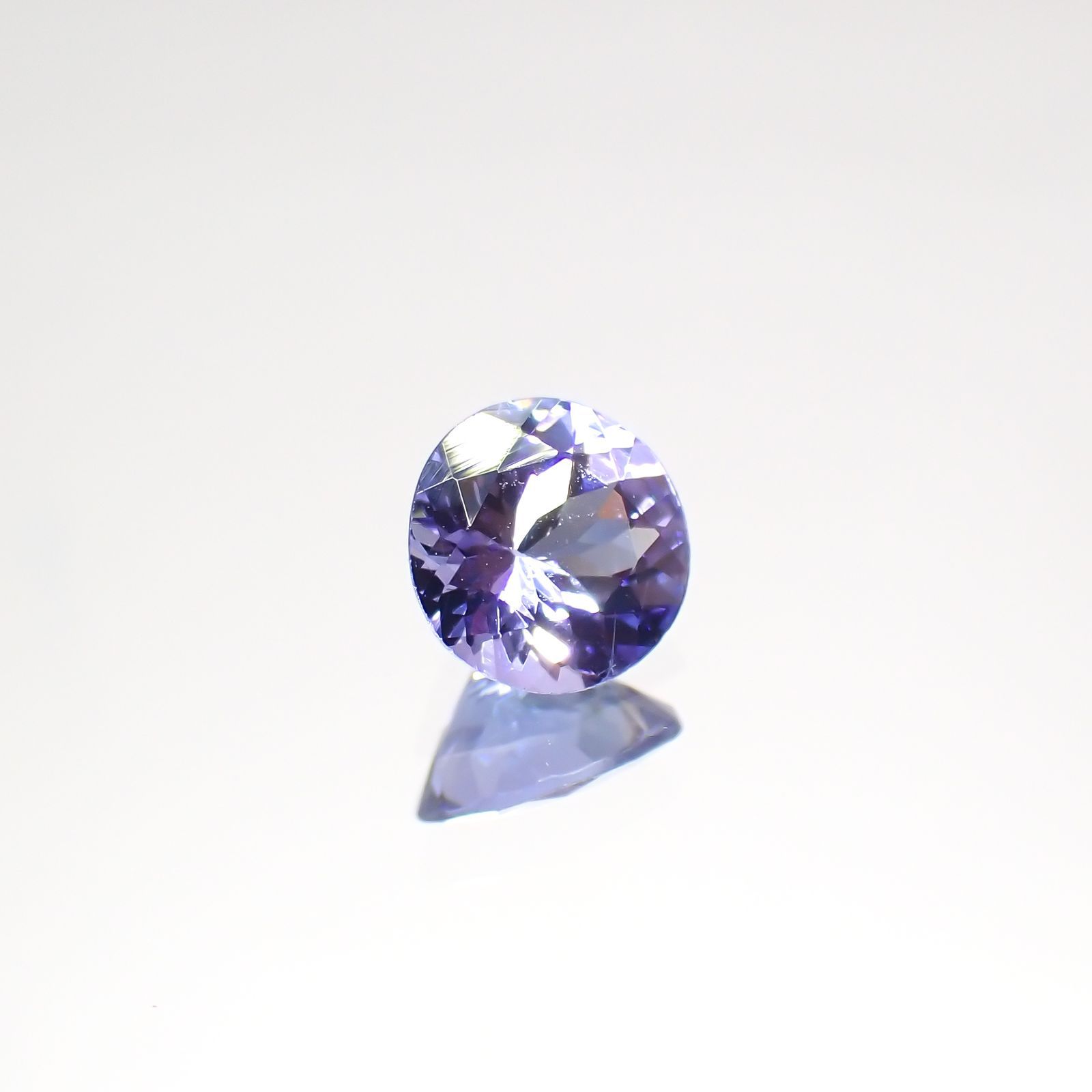 タンザナイト(宝石名タンザナイト)タンザニア産 0.67ct 識別済[220516040]5.9x5.9mm前後