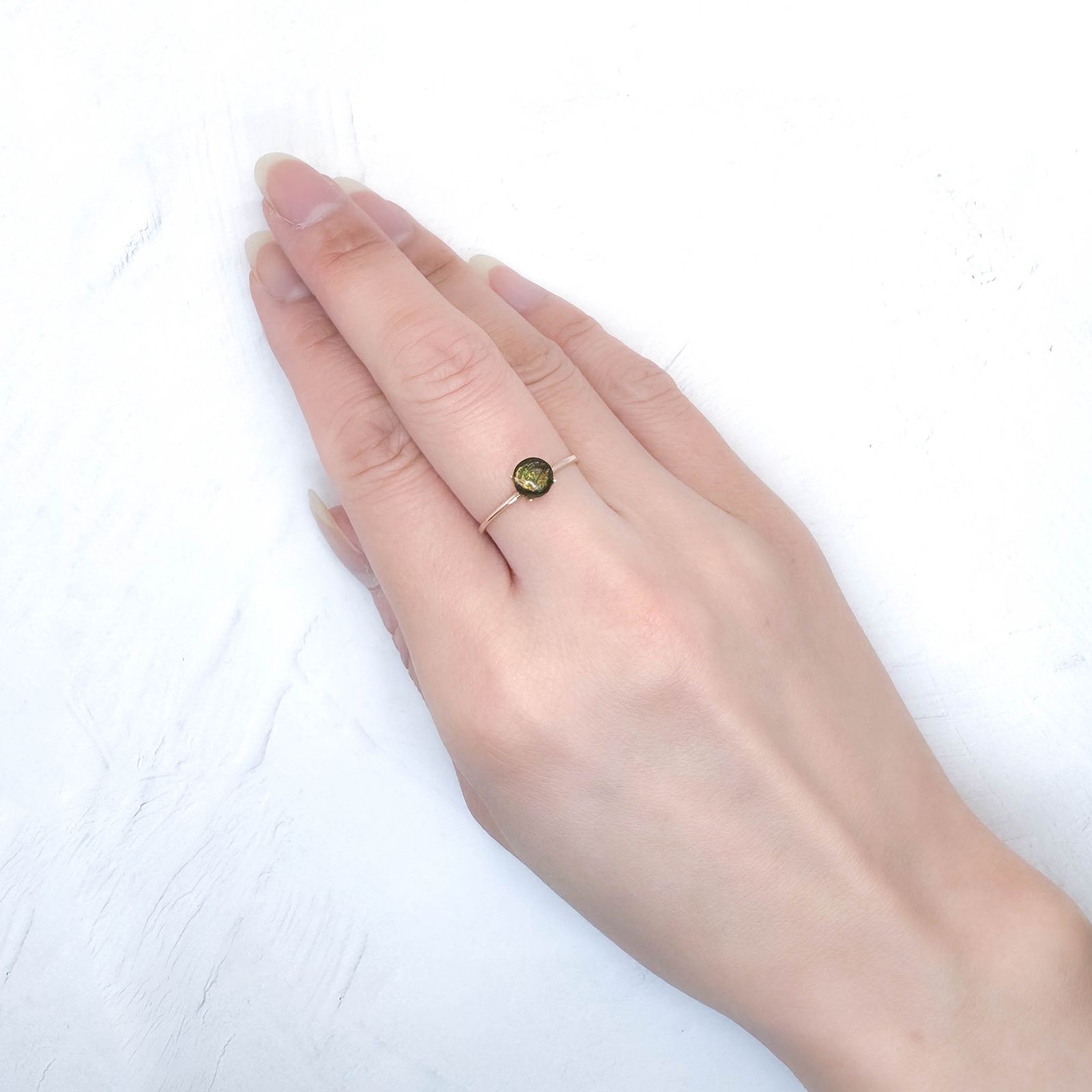 ウッドオパール オーストラリア産 0.48ct / 5.6x5.5mm前後 [251131293]