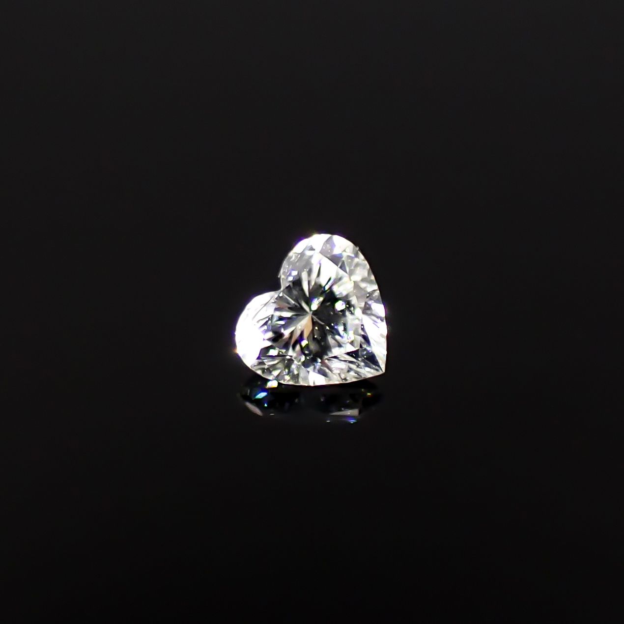 ダイヤモンド 0.056ct / 2.4x2.6mm前後 [260431982]