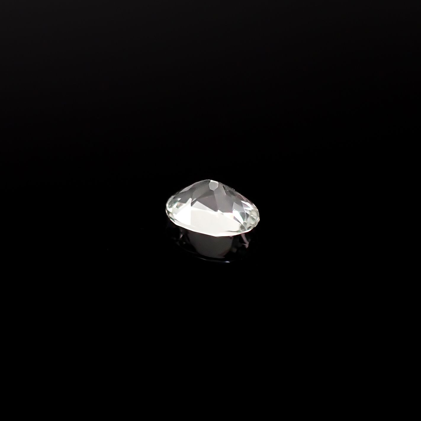 アクロアイト ナイジェリア産 0.25ct / 4.6x3.5mm前後 [251231361]