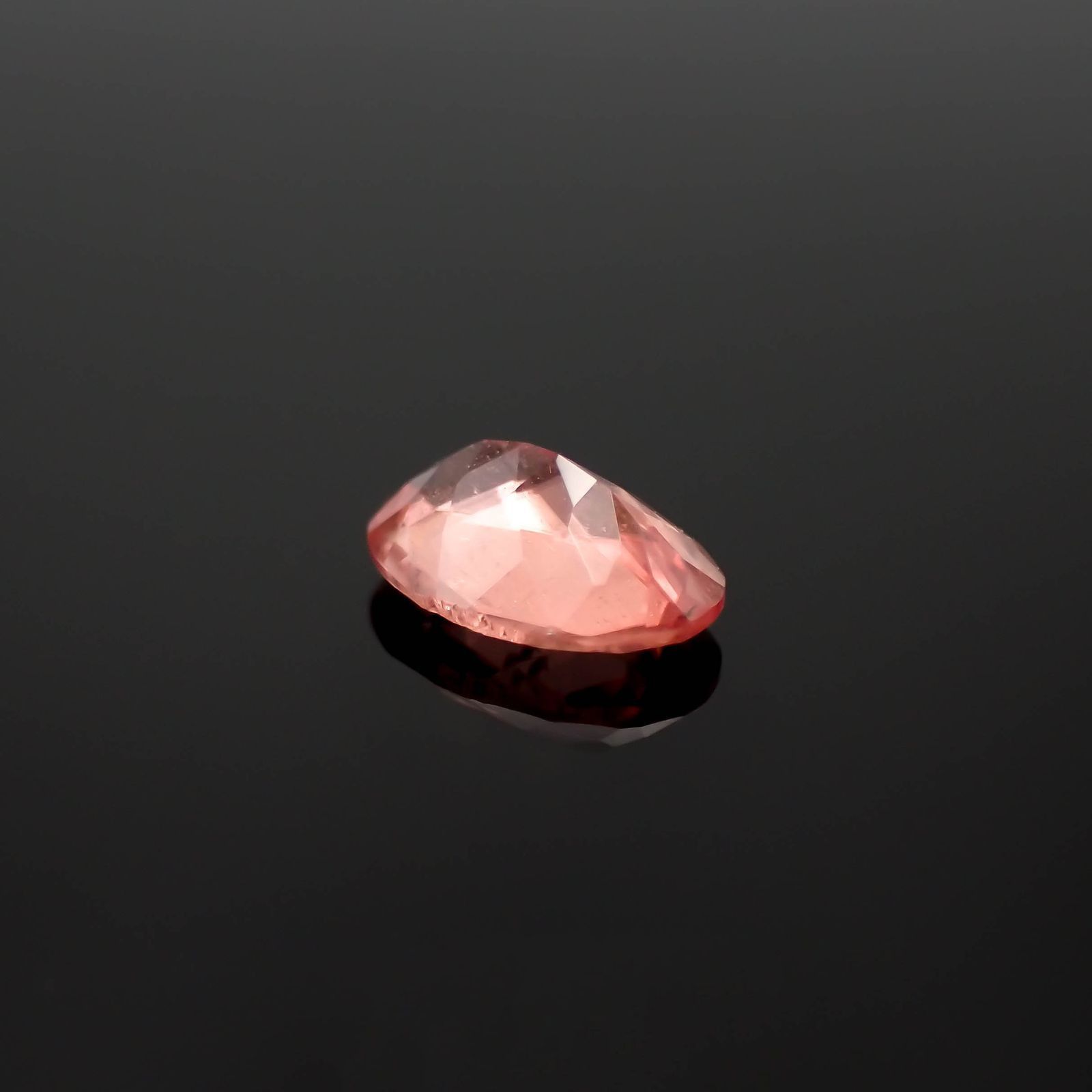 ロードクロサイト(宝石名ロードクロサイト)アメリカ・コロラド州スイートホームマイン産 識別済 0.82ct / 7.1x5mm前後 [230220717]