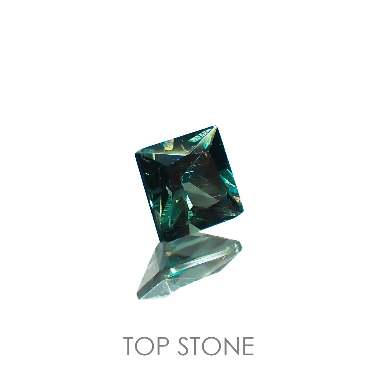 ◇プリンセスカット◇カラーチェンジガーネット アレキタイプ(宝石名ガーネット)マダガスカル・ベキリー産 0.17ct 識別済[221219621]2.9x2.8mm前後