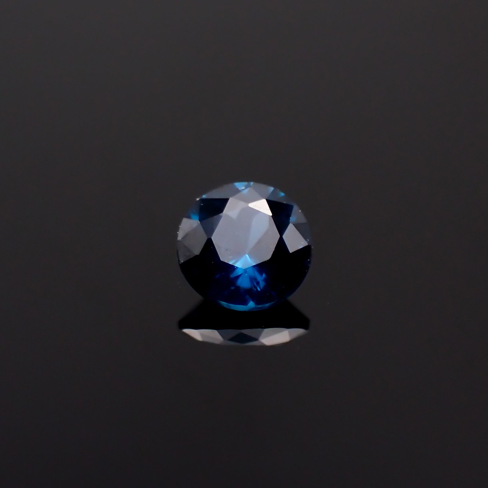 コバルトブルースピネル(宝石名ブルー・スピネル)タンザニア産 0.113ct ソ付(日独)[231225077]3.22x3.23mm前後