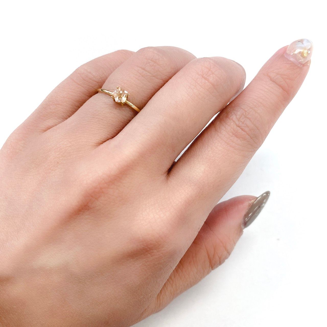 ◇ペンタゴンカット◇オレゴンサンストーンSA アメリカ産 ルース 0.15ct[21059541]4.1×4.1mm前後