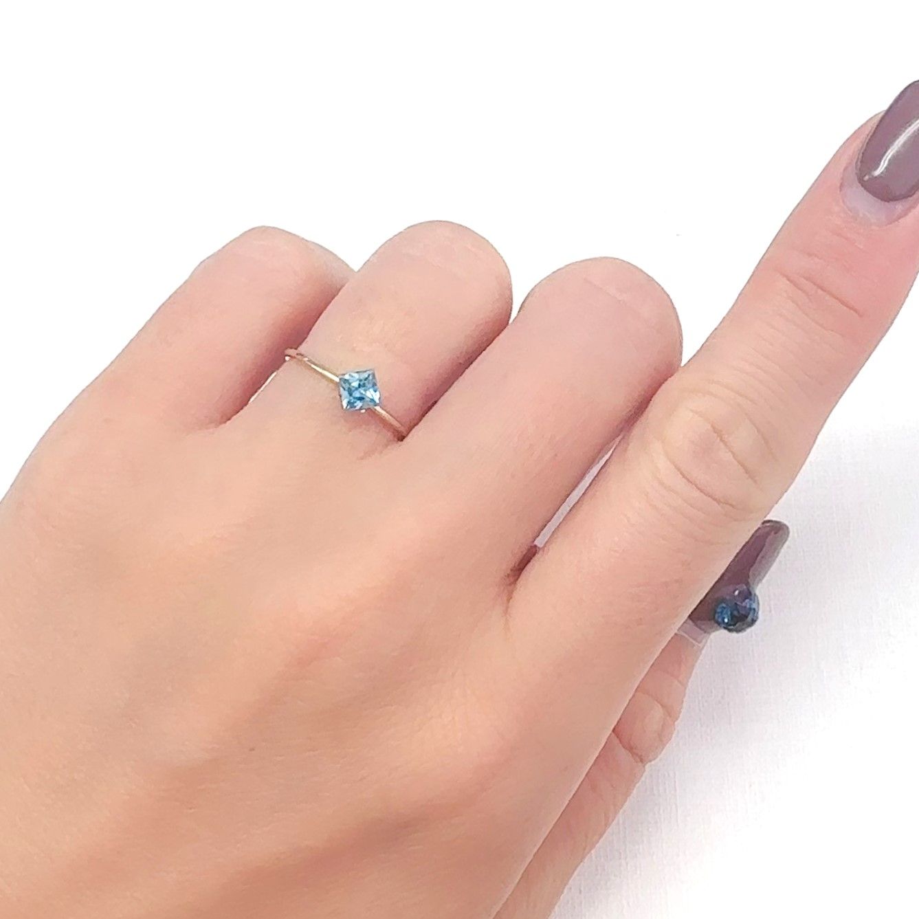 ◇プリンセスカット◇ブルージルコン カンボジア産 0.50ct[240728503]4x4mm前後