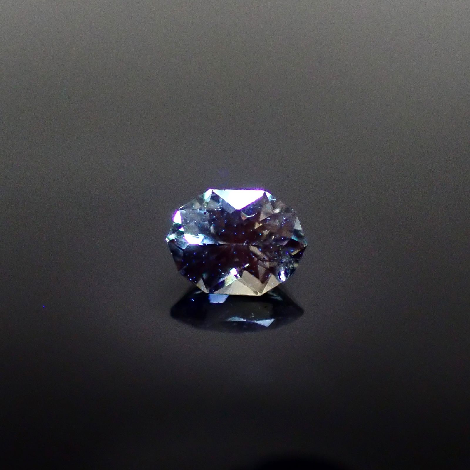◇カスタムカット◇バイカラーサファイア オーストラリア産 0.84ct [250229825]6.4x4.7mm前後