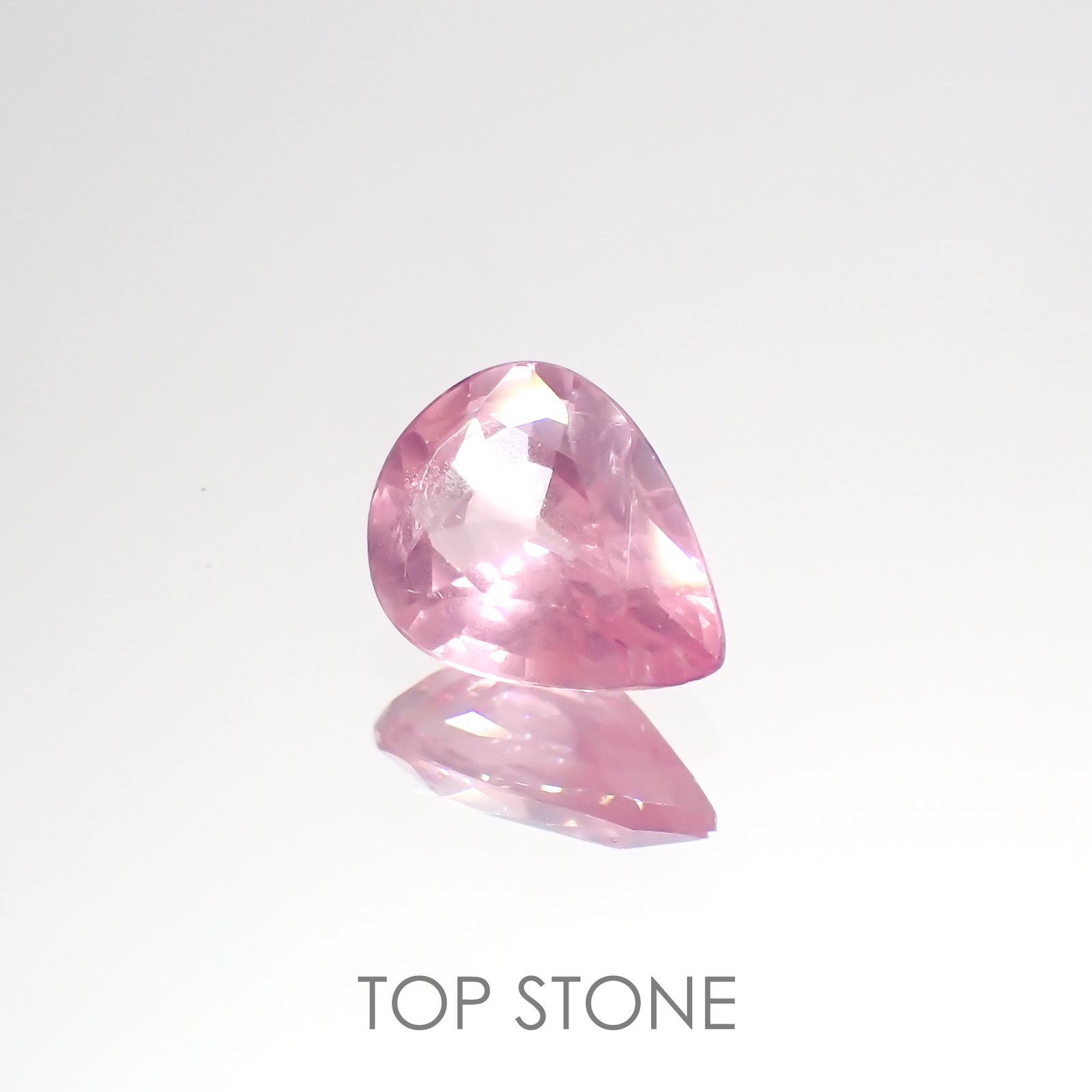 シルキーピンクスピネル(宝石名ピンク・スピネル)タンザニア産 0.76ct 識別済[220114137]6.8x5.3mm前後