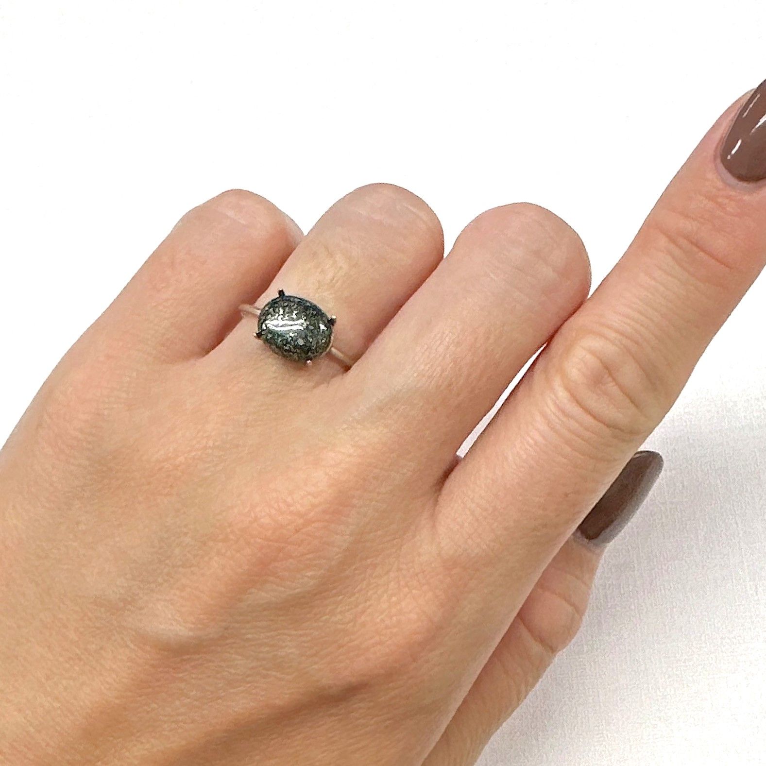 パイライトインエメラルド コロンビア産 2.53ct [241029303]9.8x8.3mm前後