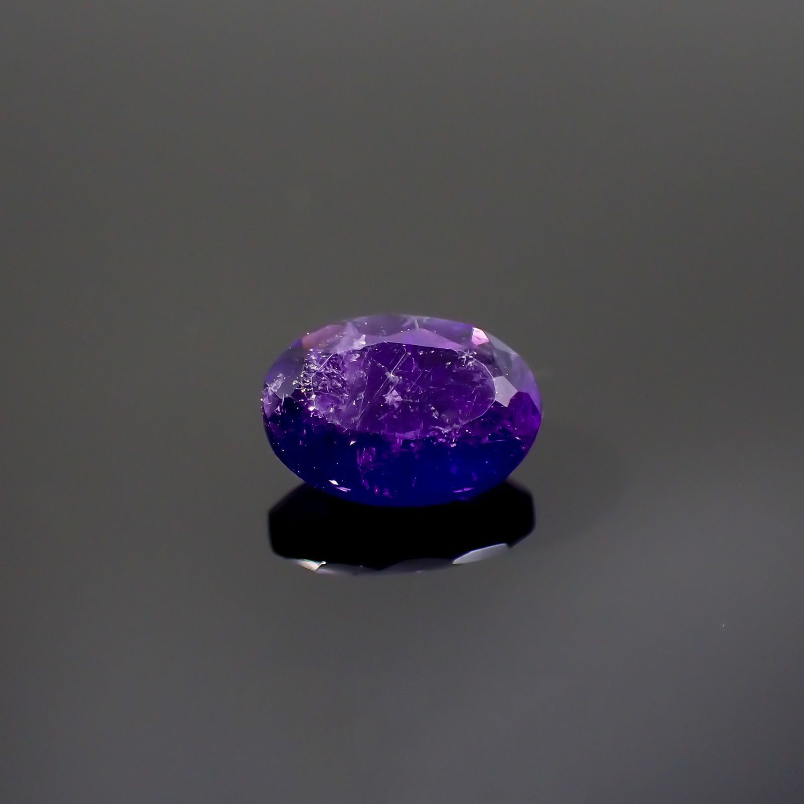 ハックマナイト(宝石名ハックマナイト)アフガニスタン産 識別済 0.51ct / 6.4x4.5mm前後 [260115393]