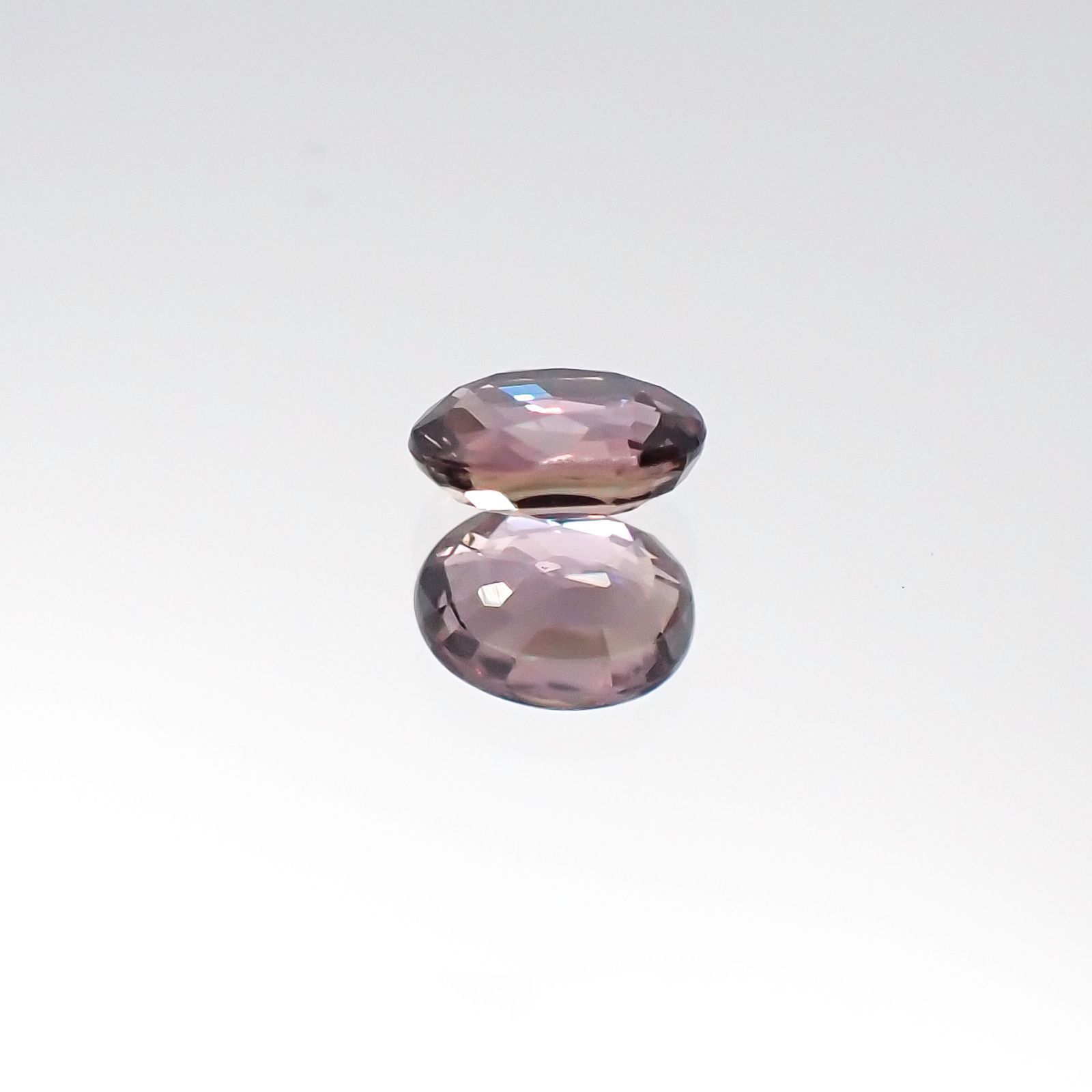 カラーチェンジサファイア 非加熱(宝石名サファイア)タンザニア産 0.34ct 識別済[231023985]4.6x3.5mm前後