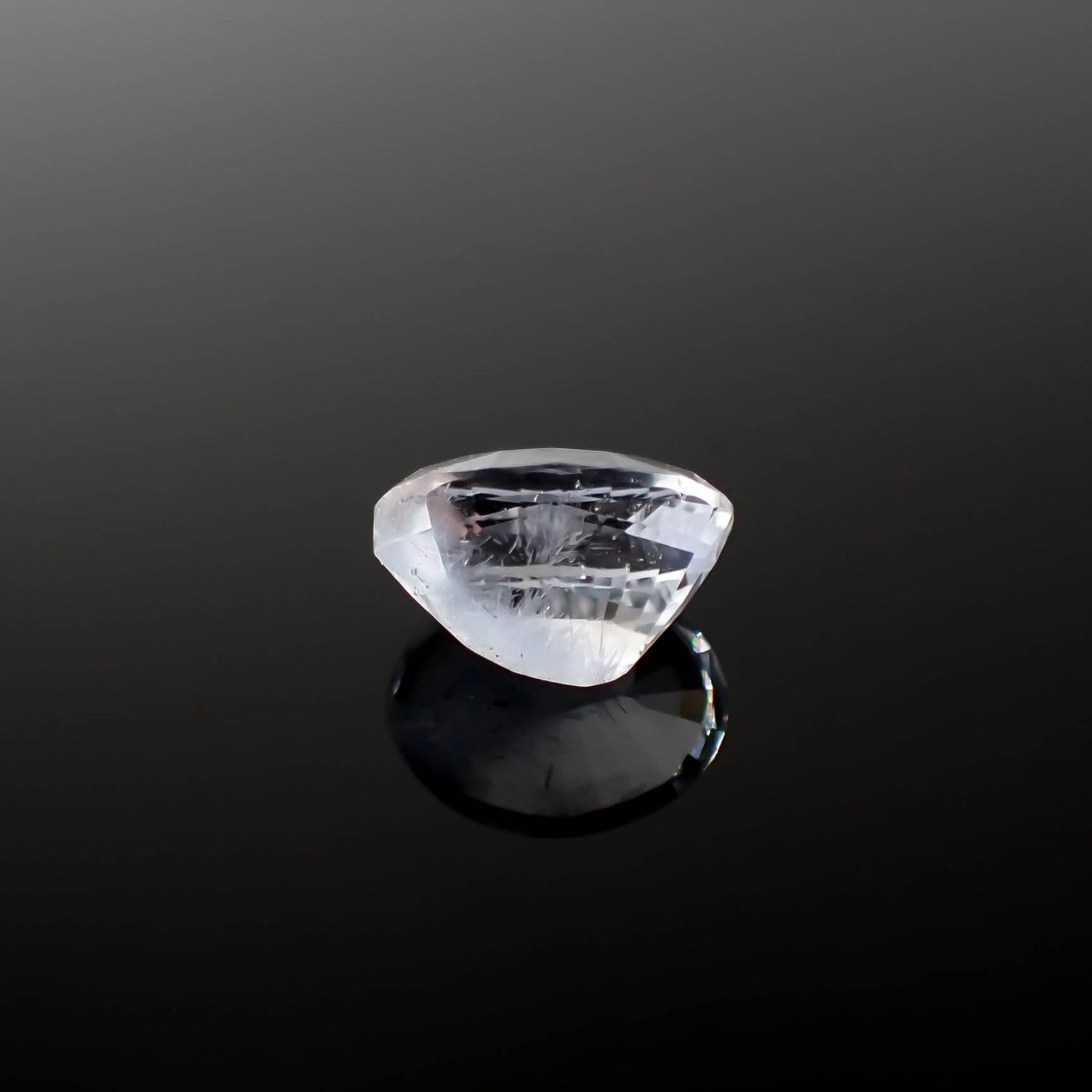 デュモルチェライトインクォーツ ブラジル産 2.14ct[240125657]9.2x7.1mm前後
