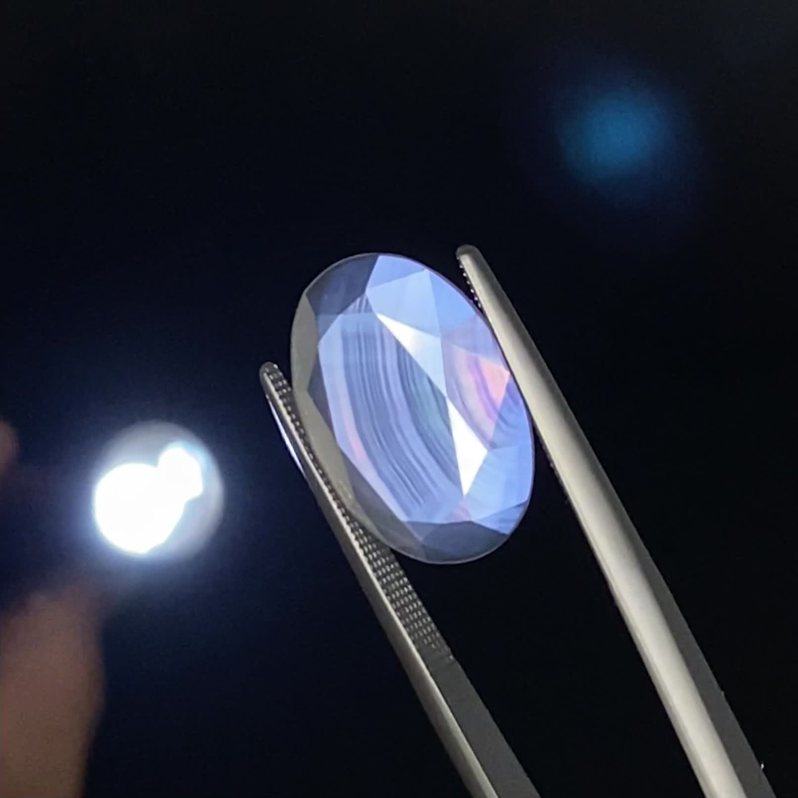 アイリスカルセドニー ブラジル・ミナスジェライス州産 5.41ct / 17.9