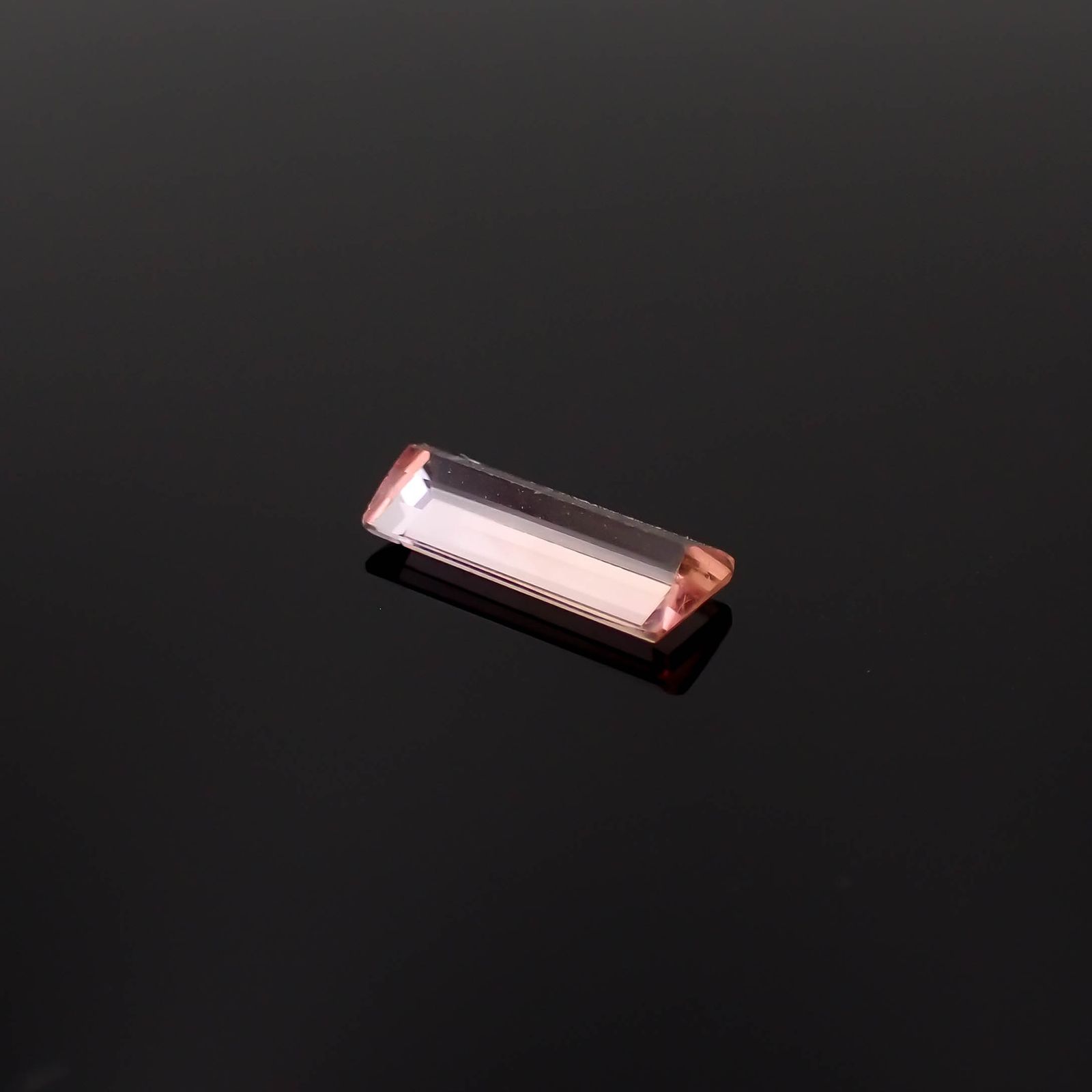 バイカラートパーズ ブラジル産 1.55ct[230521919]11.3x4.3mm前後