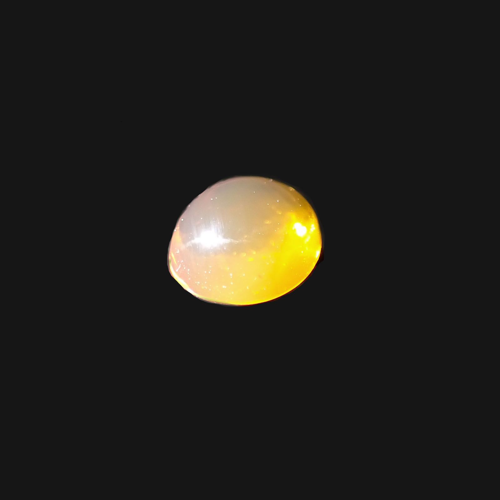 ファイヤーオパール(宝石名ファイヤー・オパール)メキシコ産 0.76ct 識別済[231023915]6.6x6mm前後