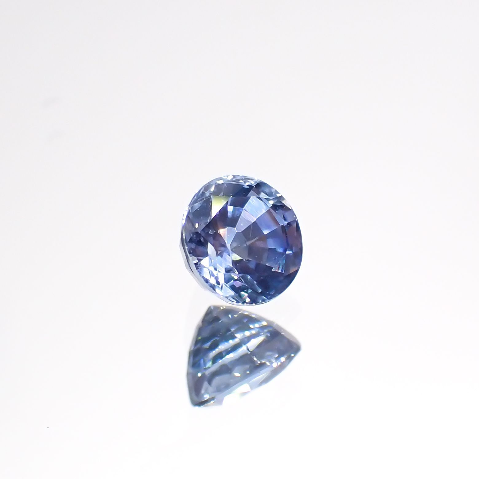アイスブルーサファイア(宝石名サファイア)スリランカ/マダガスカル産 0.52ct 識別済[220515962]4.4x4.4mm前後