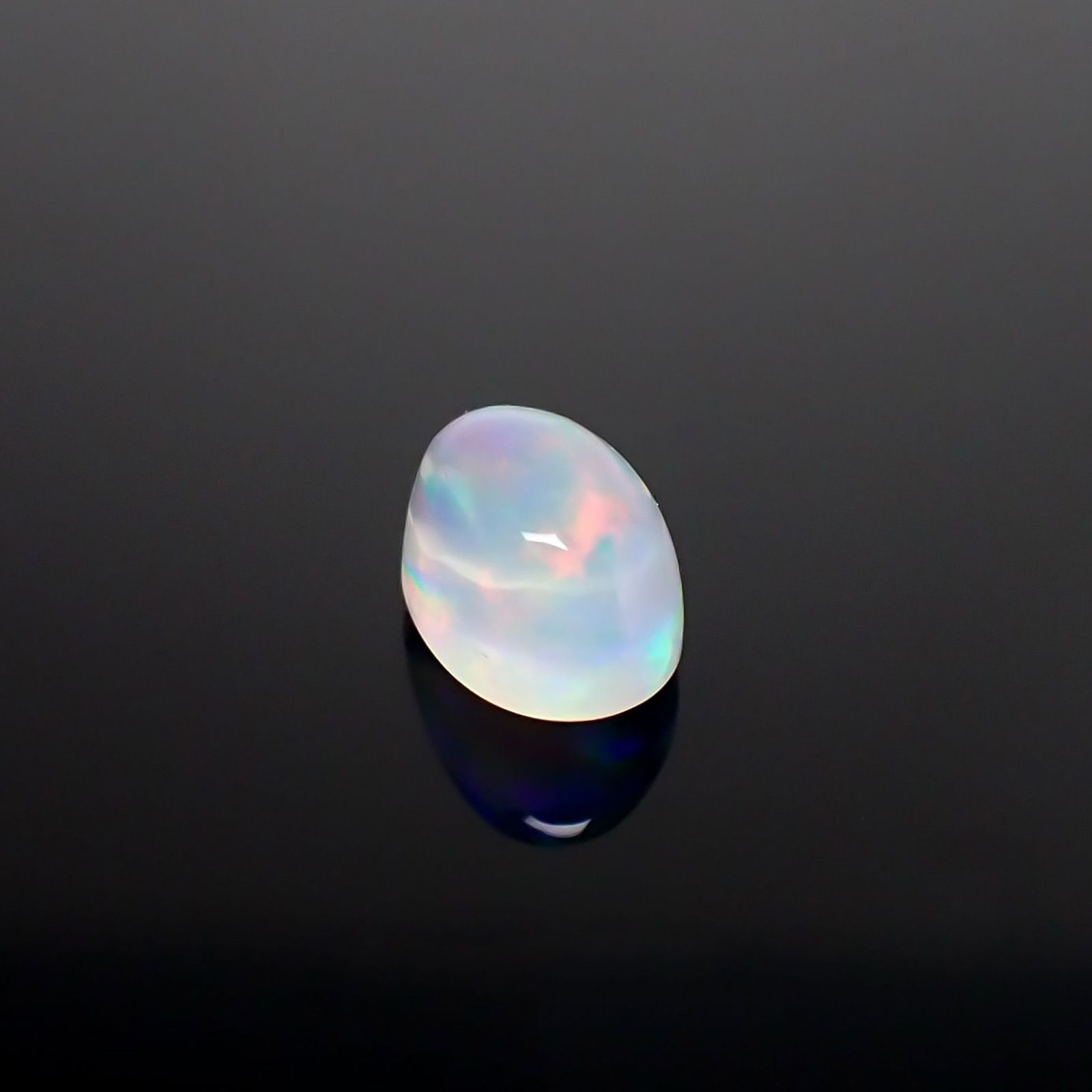 メキシコオパール(宝石名オパール) メキシコ産 ソ付(彩珠) 1.488ct / 7.9x5.9mm前後 [210712133]