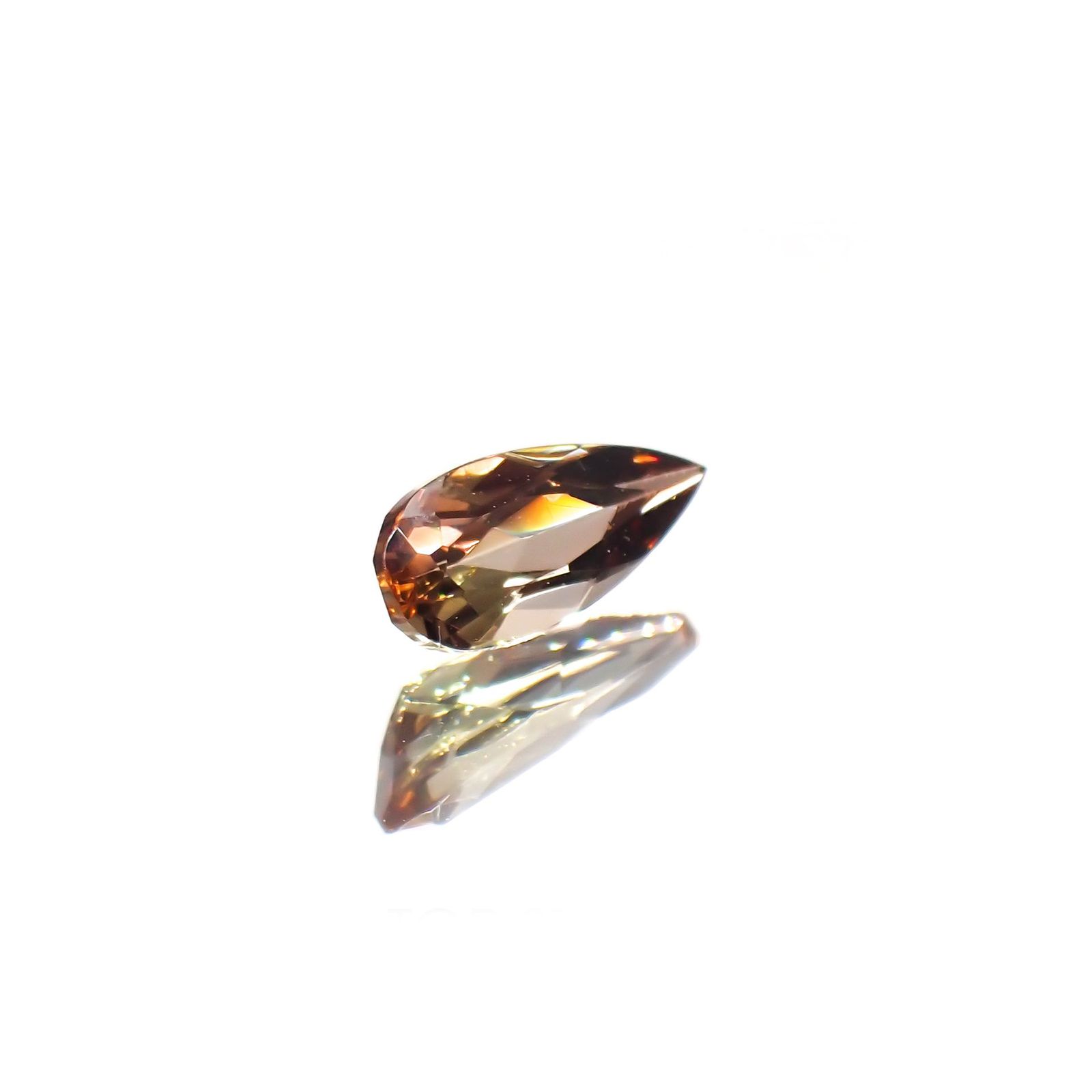 アンダリュサイト(宝石名アンダリュサイト)スリランカ/モザンビーク産 0.34ct 識別済[220114428]6.9x3.1mm前後