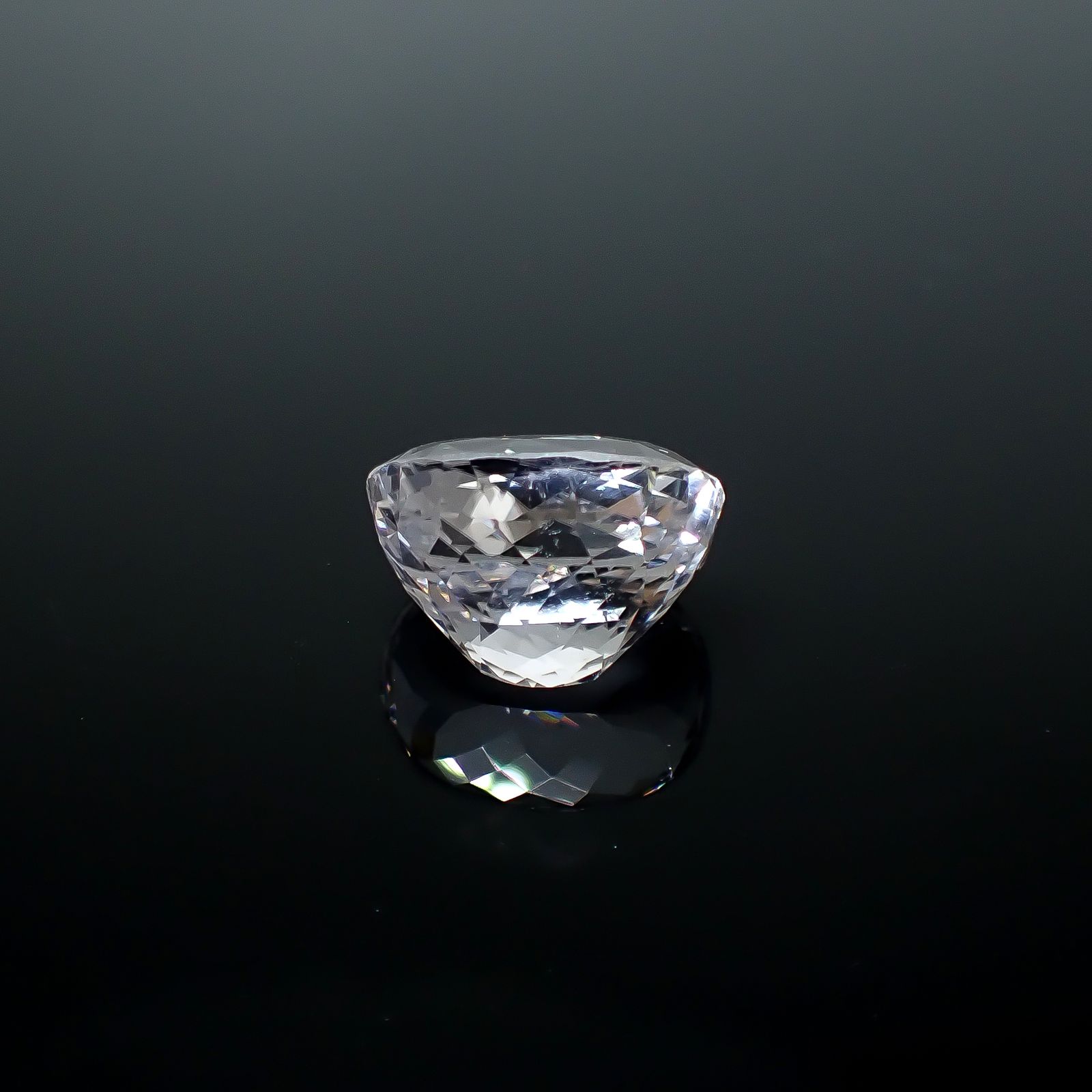 ブルースポジュミン フルオレッセンス(宝石名スポジュミン)アフガニスタン産 10.11ct ソ付(彩珠)[221018696]14.1x10.7mm前後