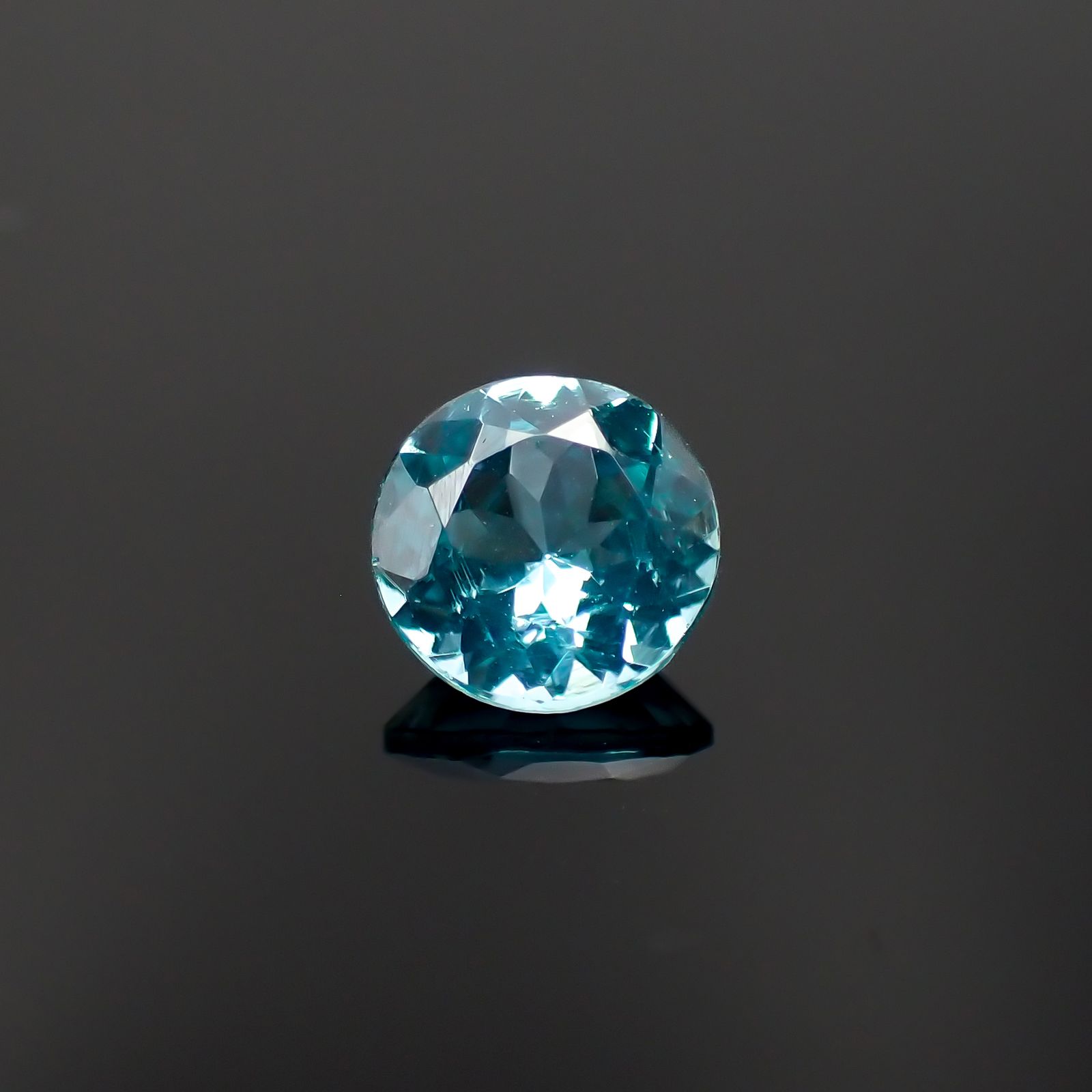 アパタイト(宝石名アパタイト)ブラジル産 1.19ct 識別済[230321341]6.8x6.8mm前後