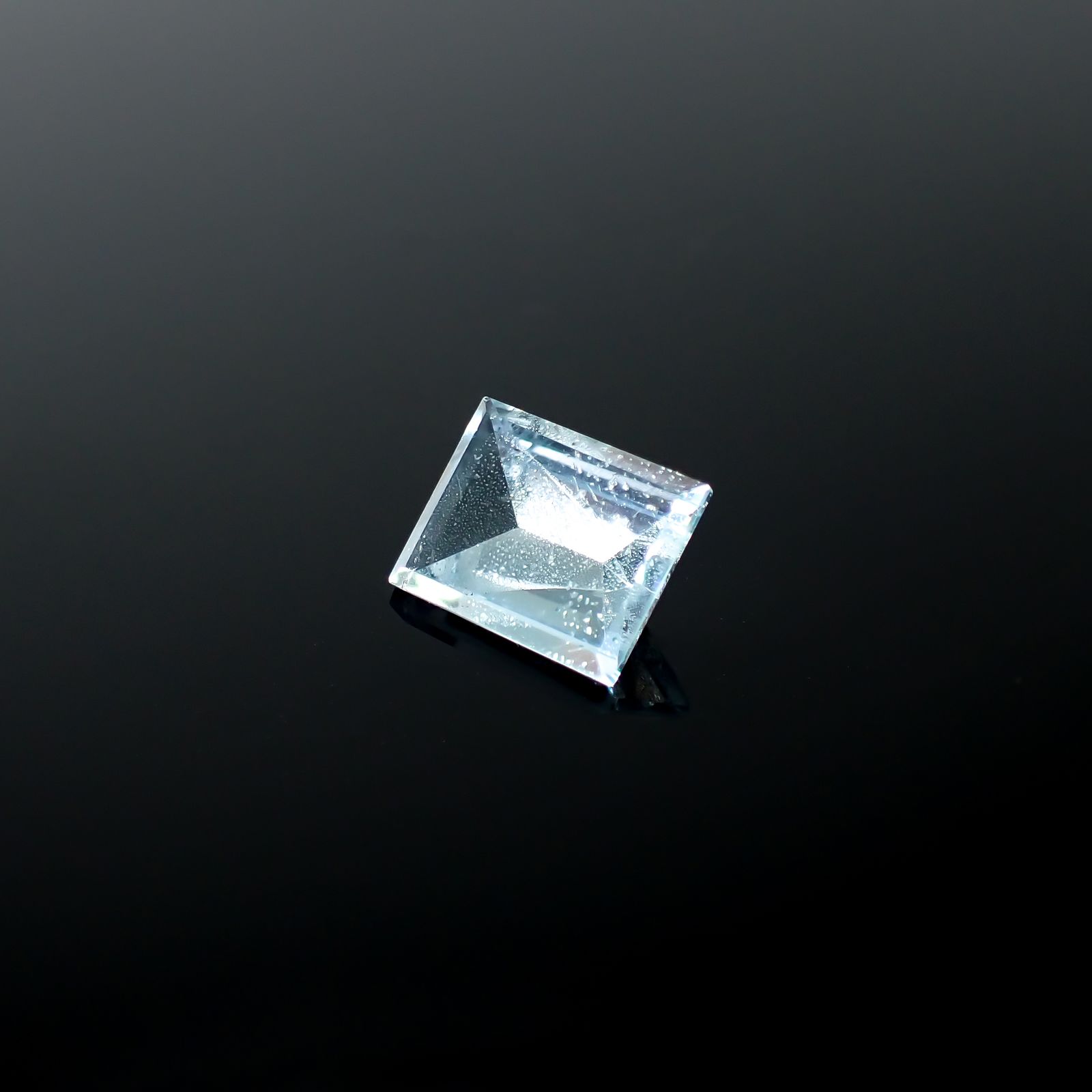 ◇ミラーカット◇アクアマリン モザンビーク産 1.97ct[240226104]9x7.3mm前後