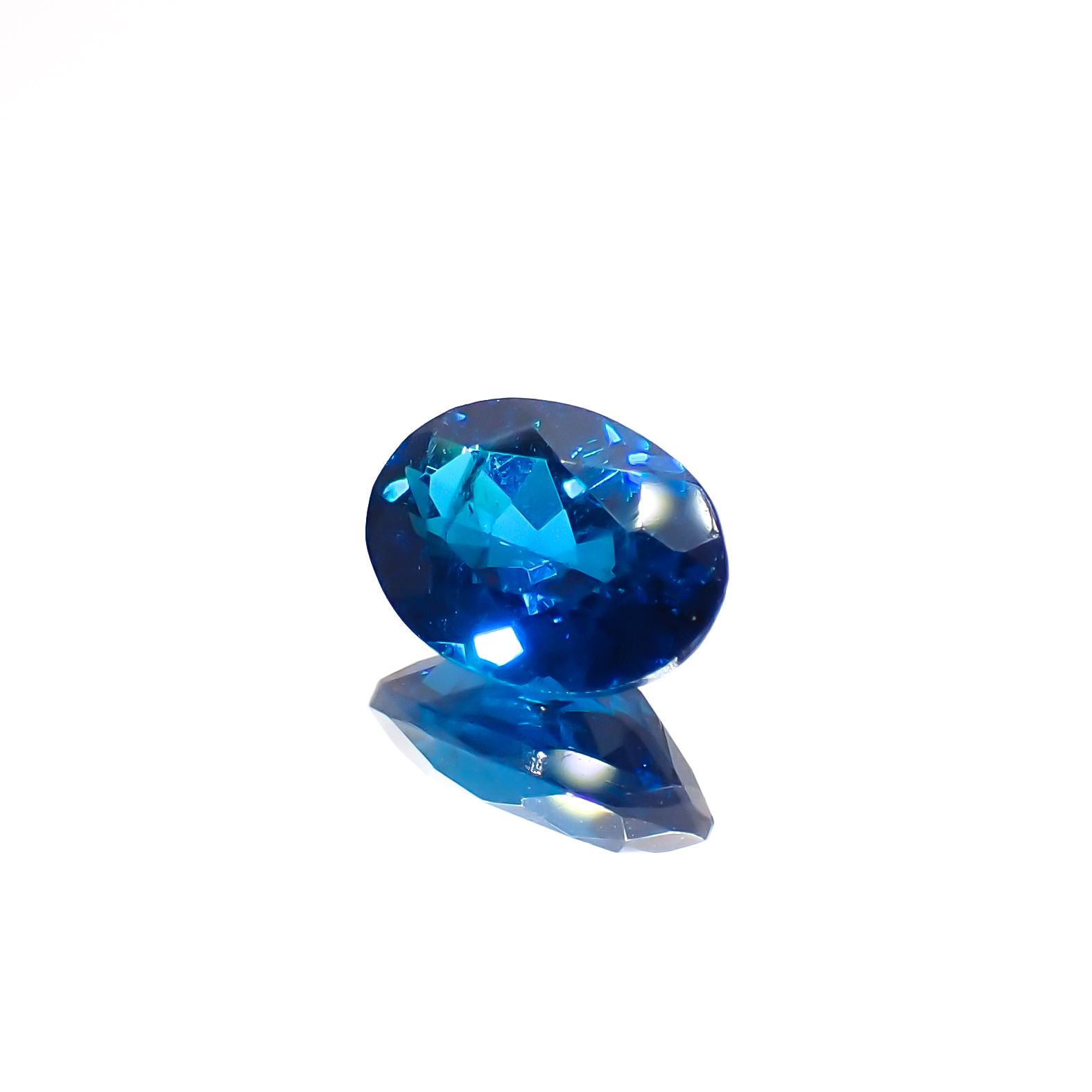 ディープブルーアパタイト  マダガスカル産 0.80ct[230421658]7.1x5.1mm前後
