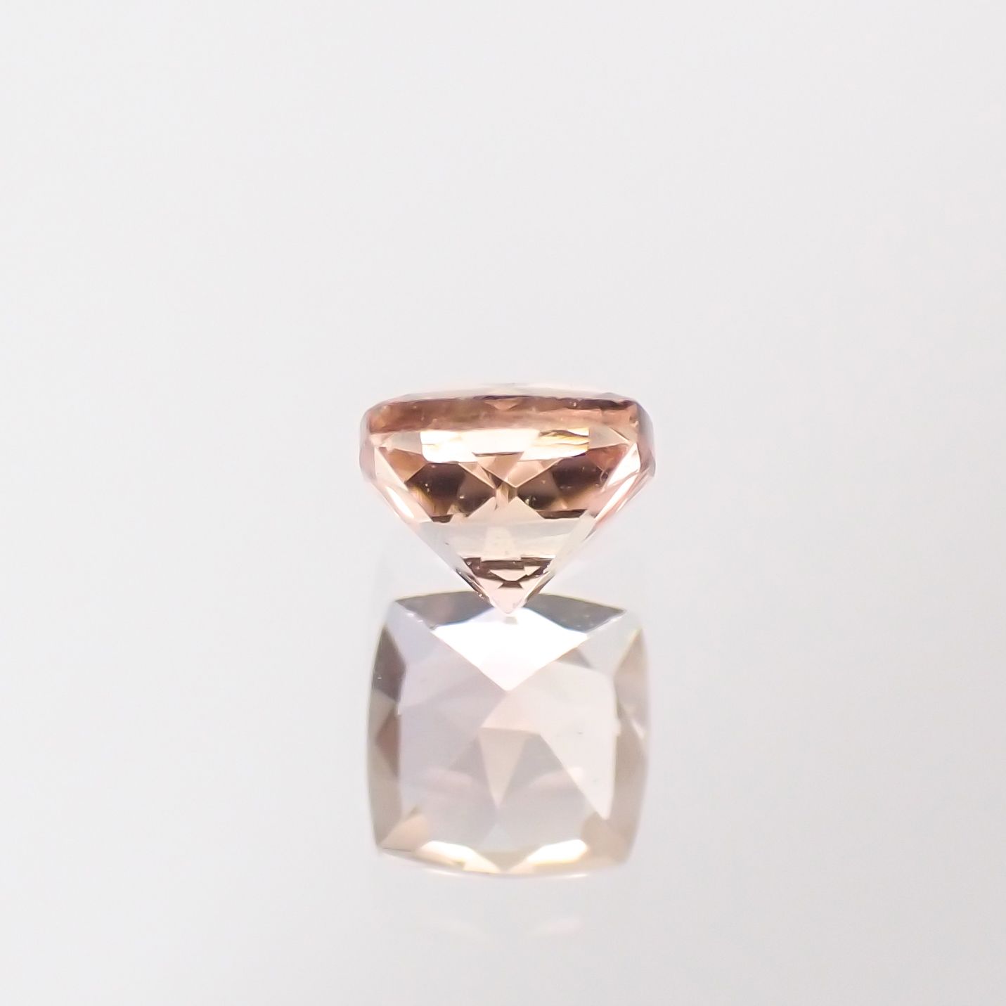 インペリアルトパーズ ブラジル産 0.18ct[230923552]3x3mm前後