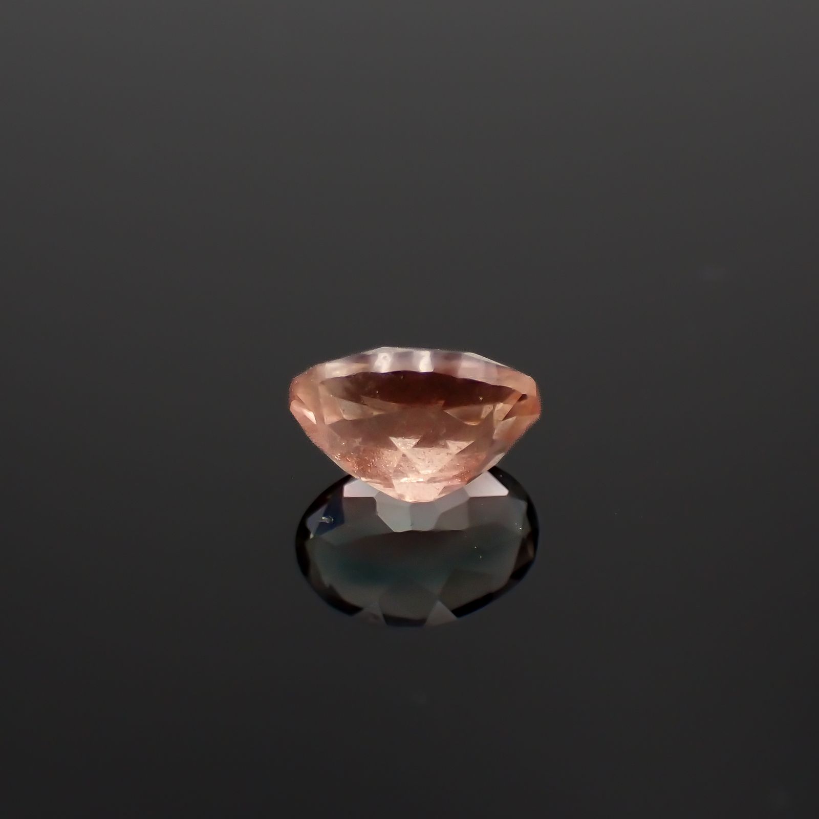 パーティカラーオレゴンサンストーン アメリカ・オレゴン州産 0.73ct[230722842]6.8x4.8mm前後