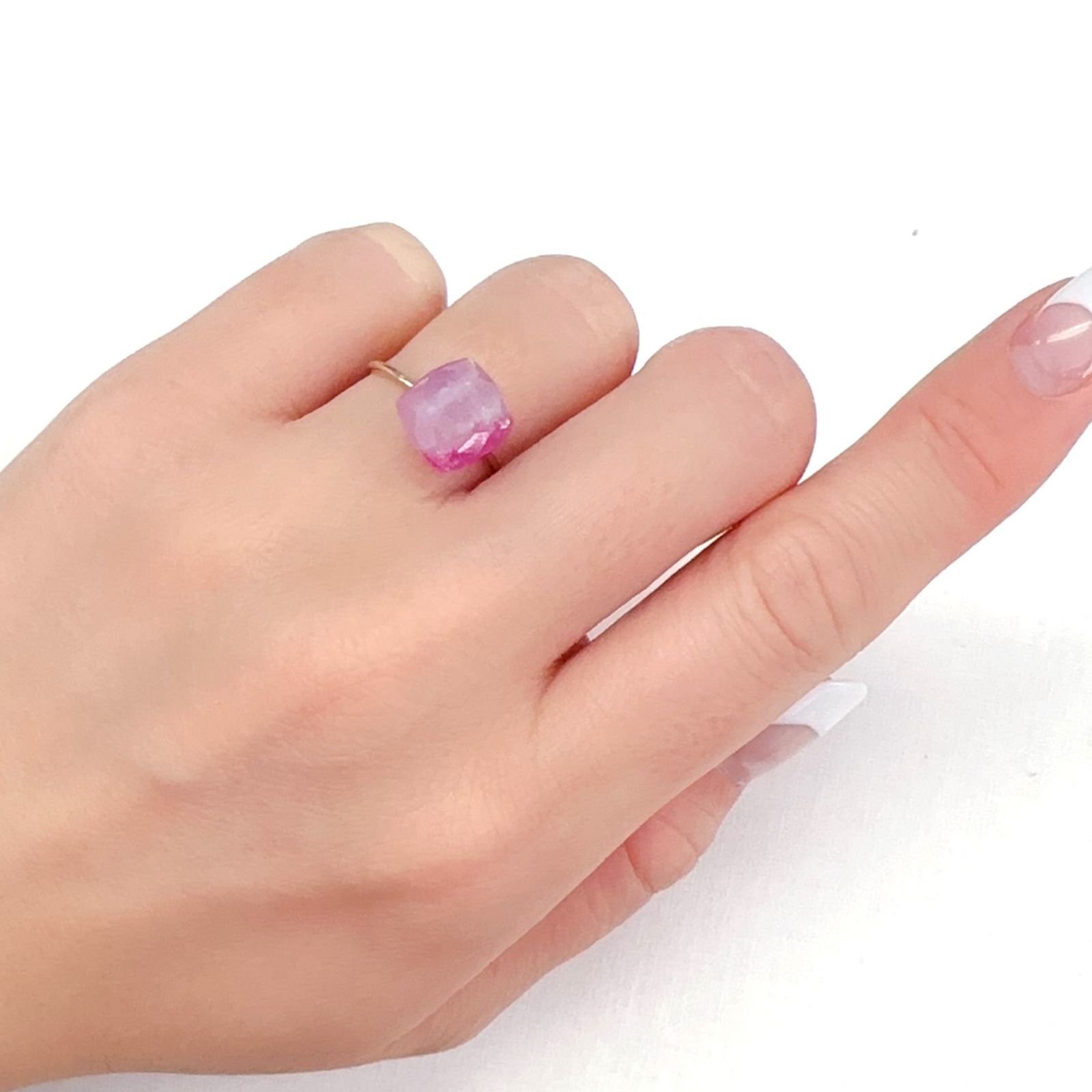 バイカラールビー アフリカ産 4.10ct[240125632]9.8x9mm前後