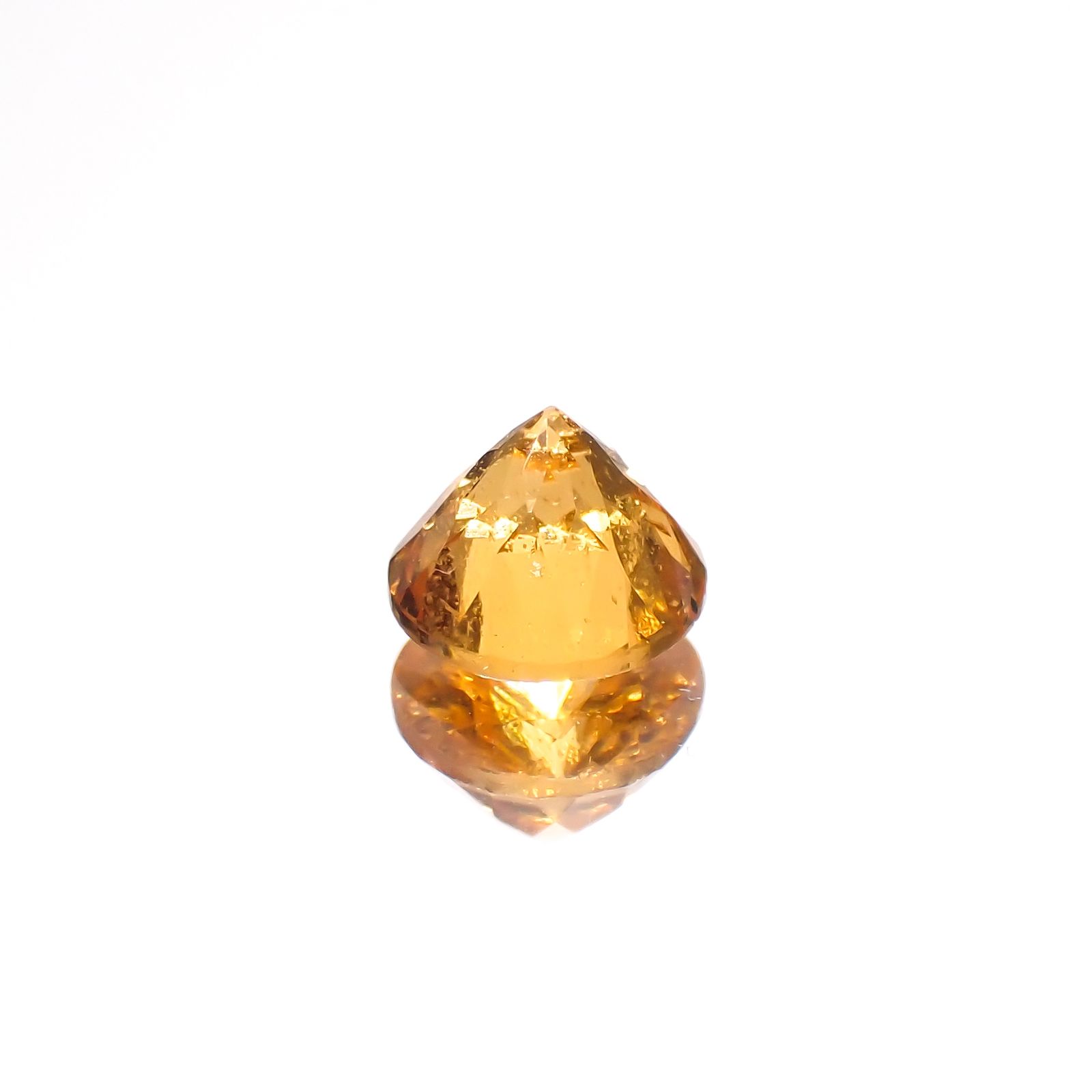スペサルティンガーネット ナイジェリア産 0.62ct[230923383]4.8x4.8mm前後