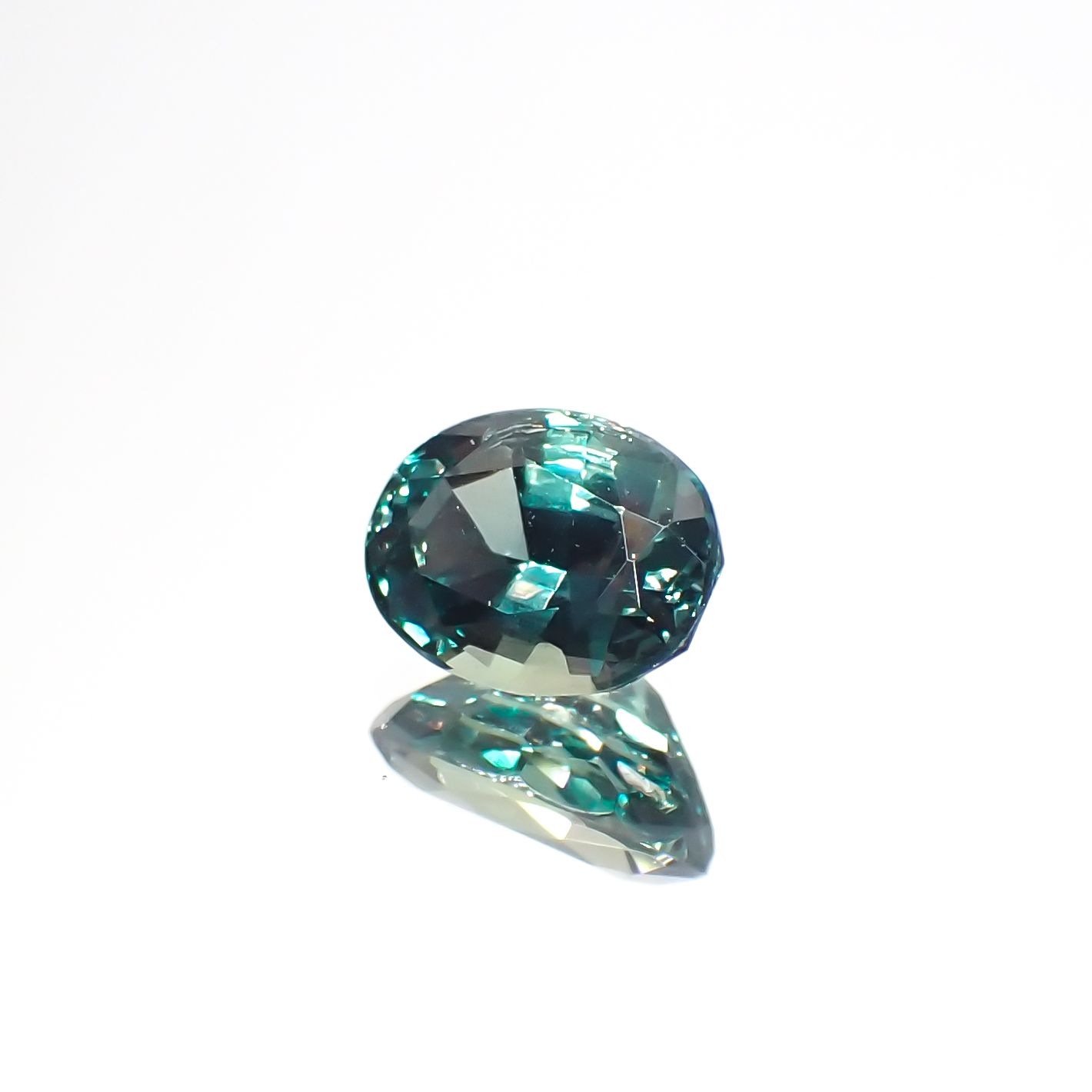 アレキサンドライト ブラジル産 0.76ct[230622393]6.2x4.6mm前後