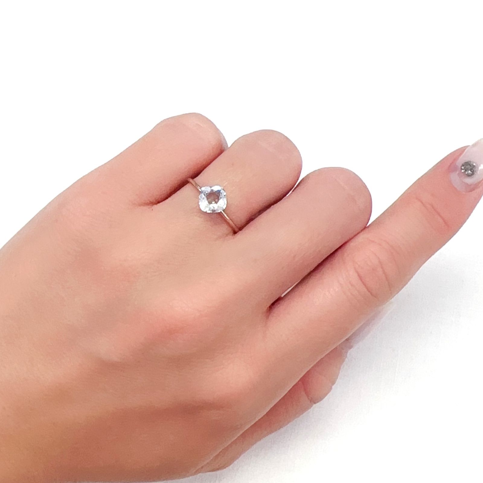 レインボームーンストーン ザンビア産 0.73ct[231224799]6x5.9mm前後