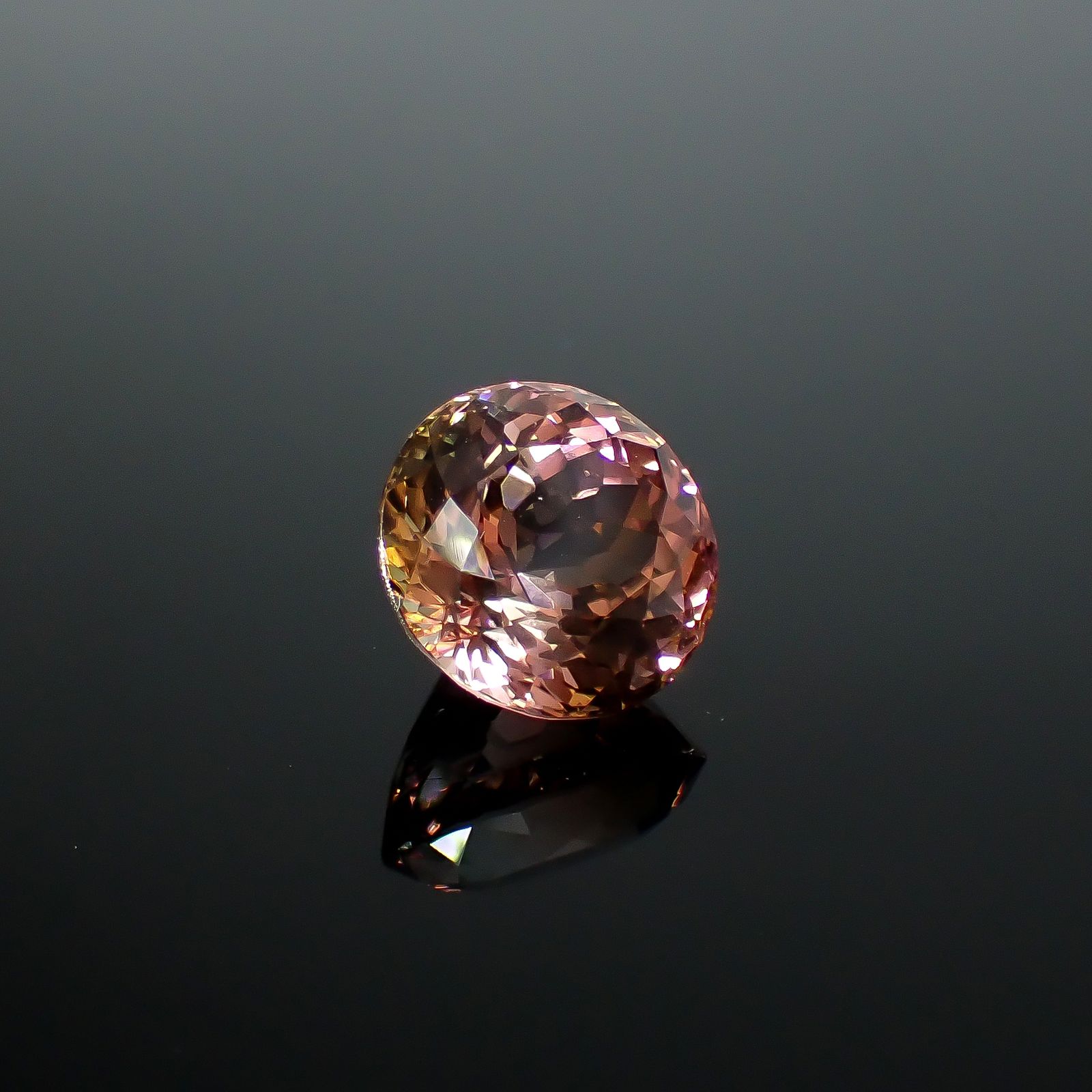 バイカラートルマリン(宝石名バイカラー・トルマリン)ブラジル産 11.741ct ソ付(彩珠)[250931151]13.8x13.6mm前後