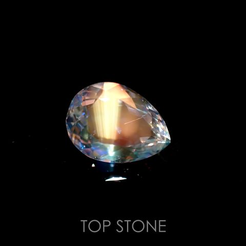 レインボームーンストーン(宝石名ラブラドライト) マダガスカル産 2.375ct ソ付(彩珠)[210711599]10.8×7.9mm前後