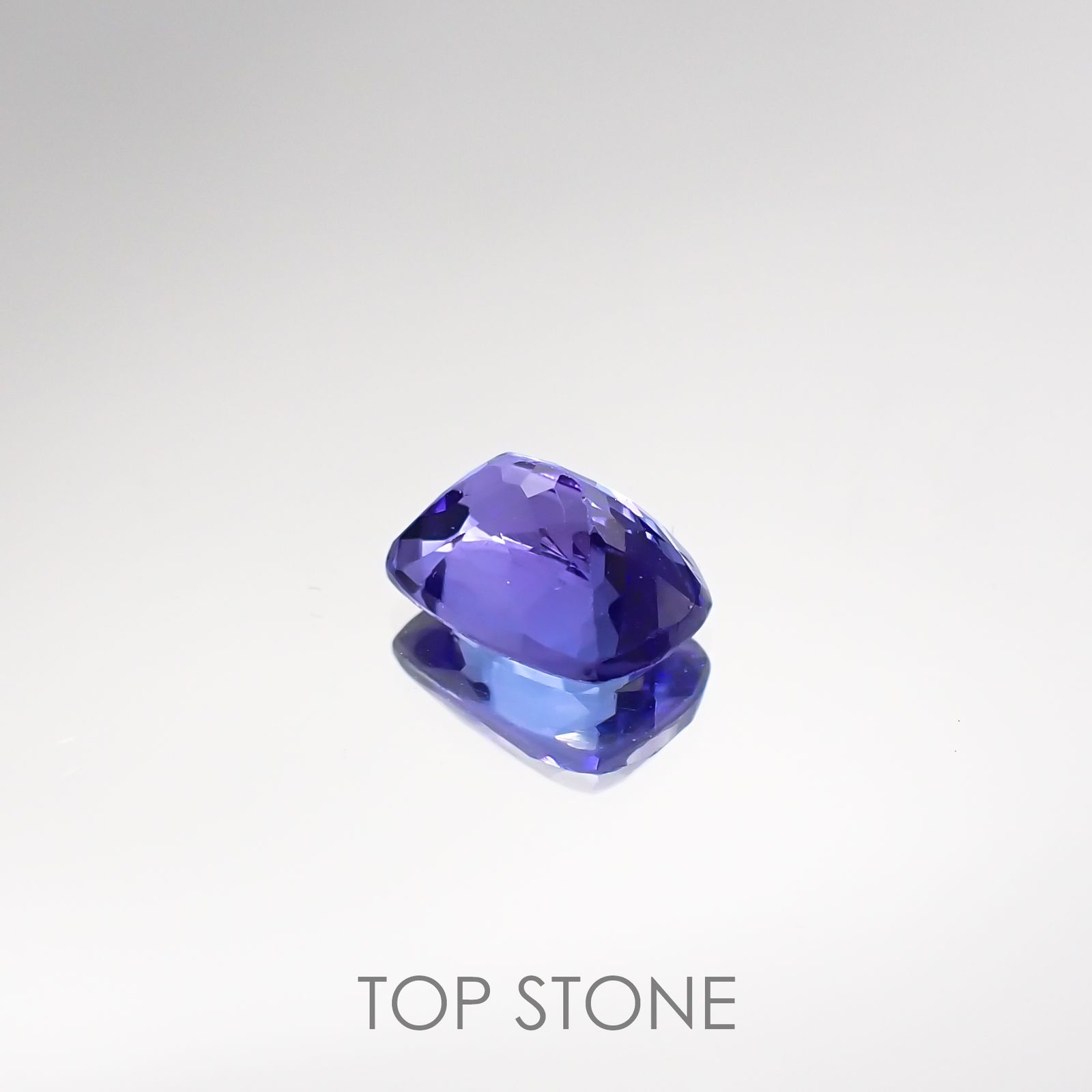 タンザナイト(宝石名タンザナイト) タンザニア産 1.21ct 識別済[210711840]7.1×5.3mm前後