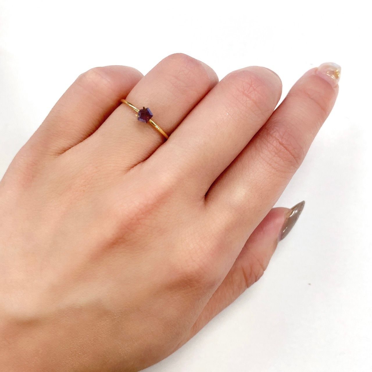 ◇ペンタゴンカット◇ブラッドショットアイオライトSA インド産 ルース 0.13ct[210610984]4×4mm前後