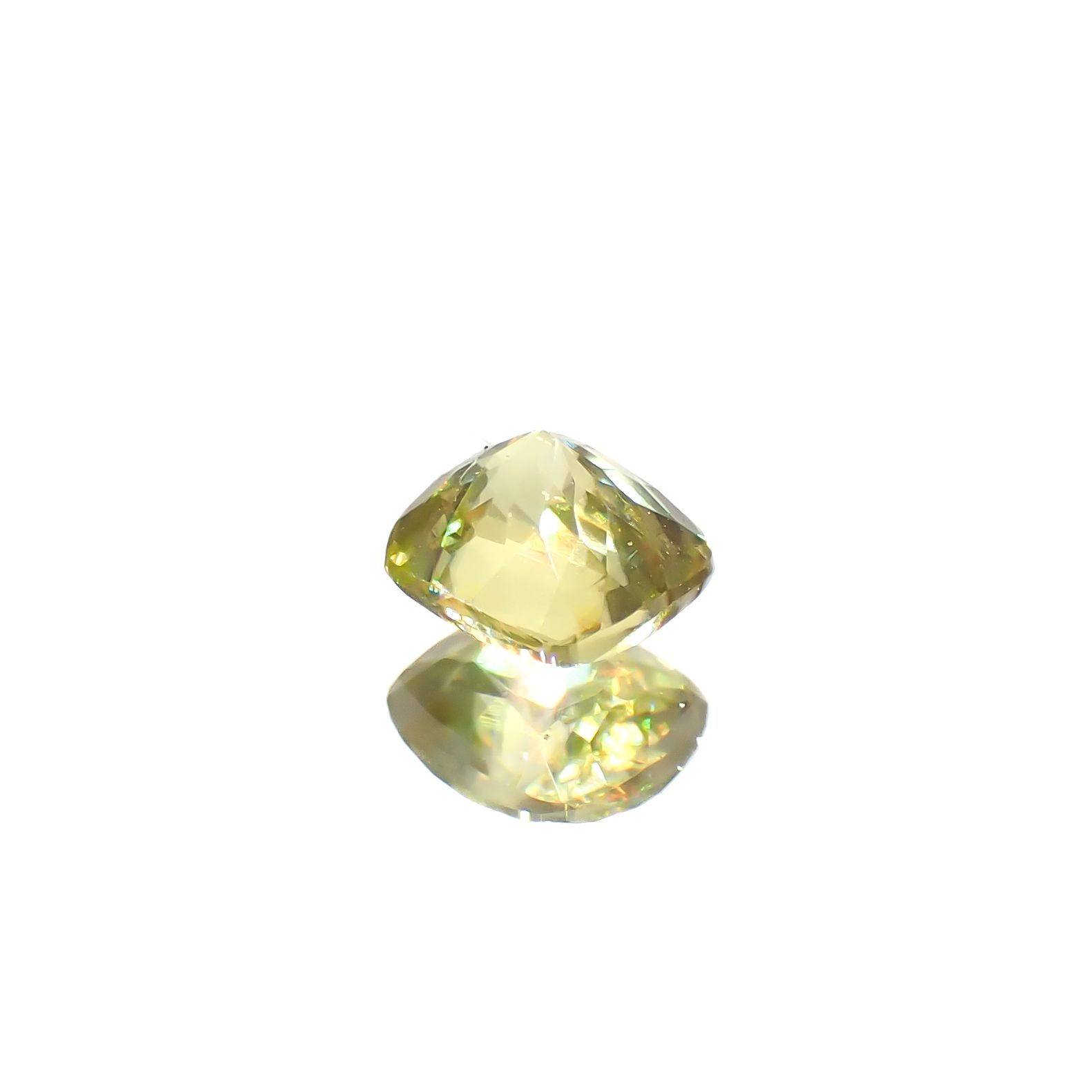 スフェーン マダガスカル産 0.36ct[240627909]4.1x3.7mm前後