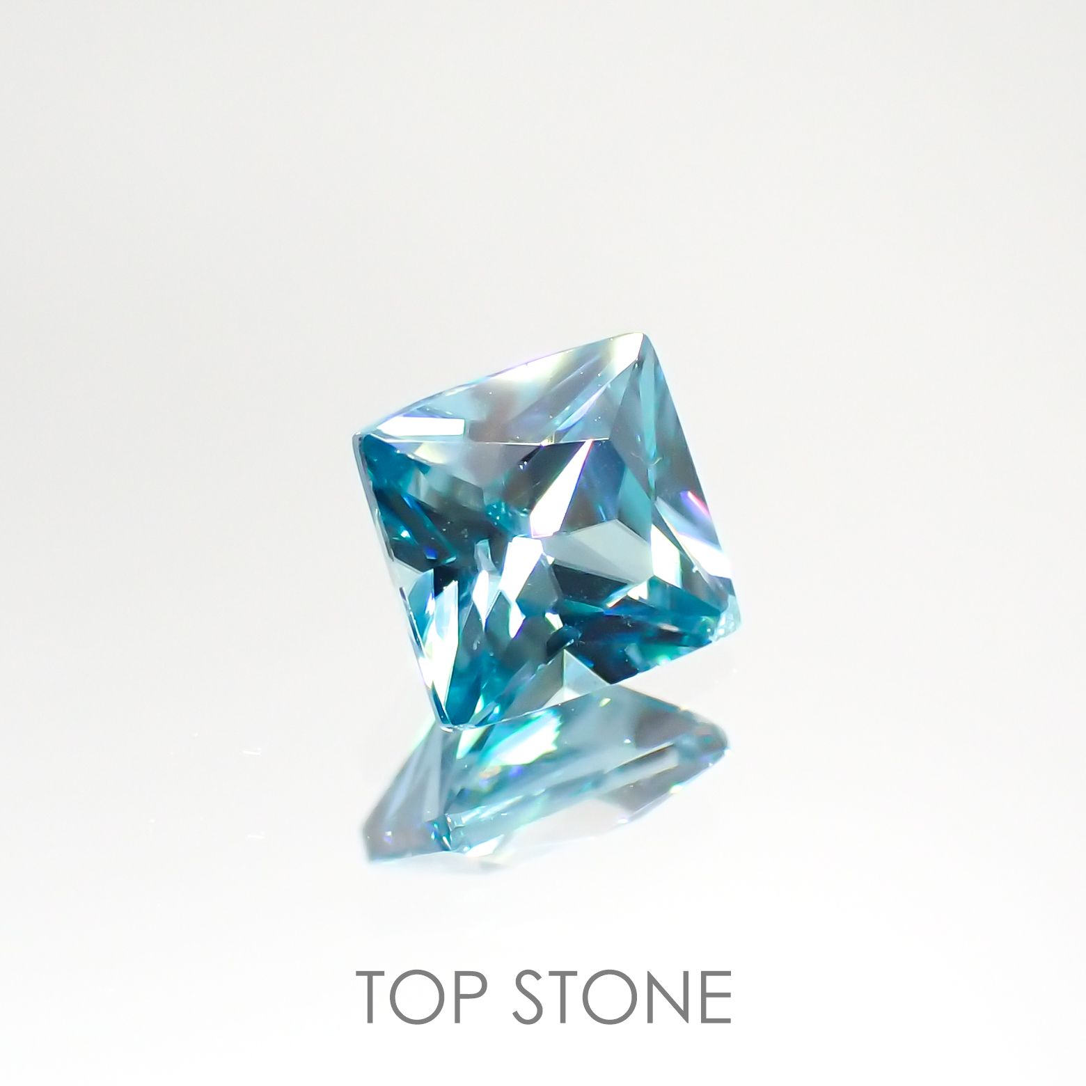 ◇プリンセスカット◇ブルージルコン(宝石名ジルコン) カンボジア産 0.98ct 識別済[210913433]5.1×5.1mm前後