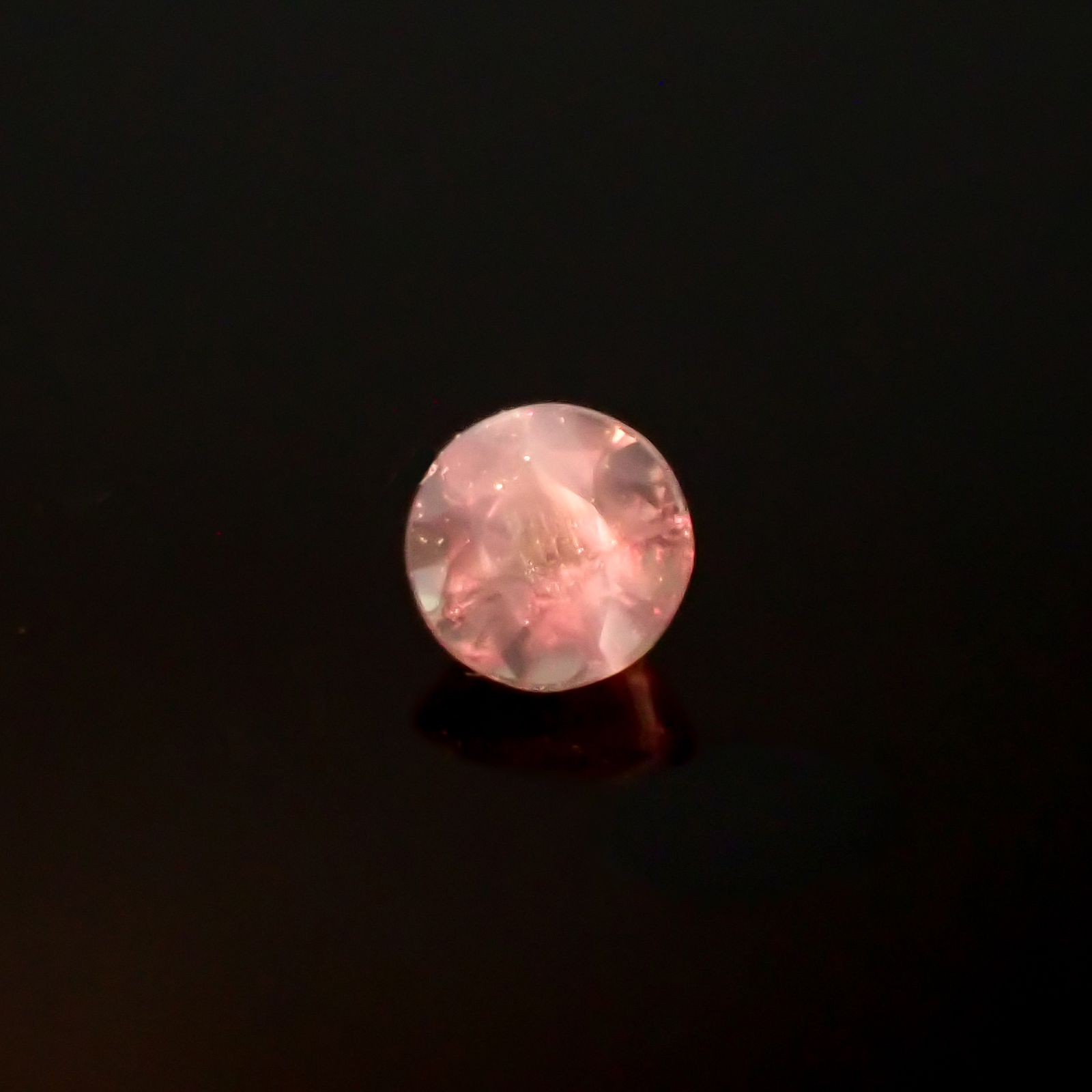 アレキサンドライトキャッツアイ ブラジル産/EmeraldMains社製 0.047ct[240627960]2.1x2.1mm前後