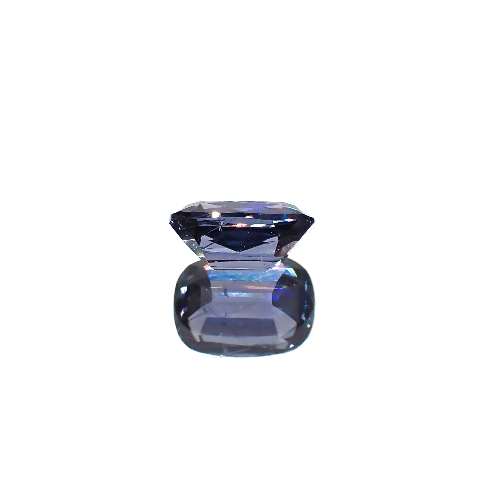 ベキリーブルーガーネット（カラーチェンジガーネット アレキタイプ） マダガスカル・ベキリー産 0.64ct[240628286]5.9x4.2mm前後