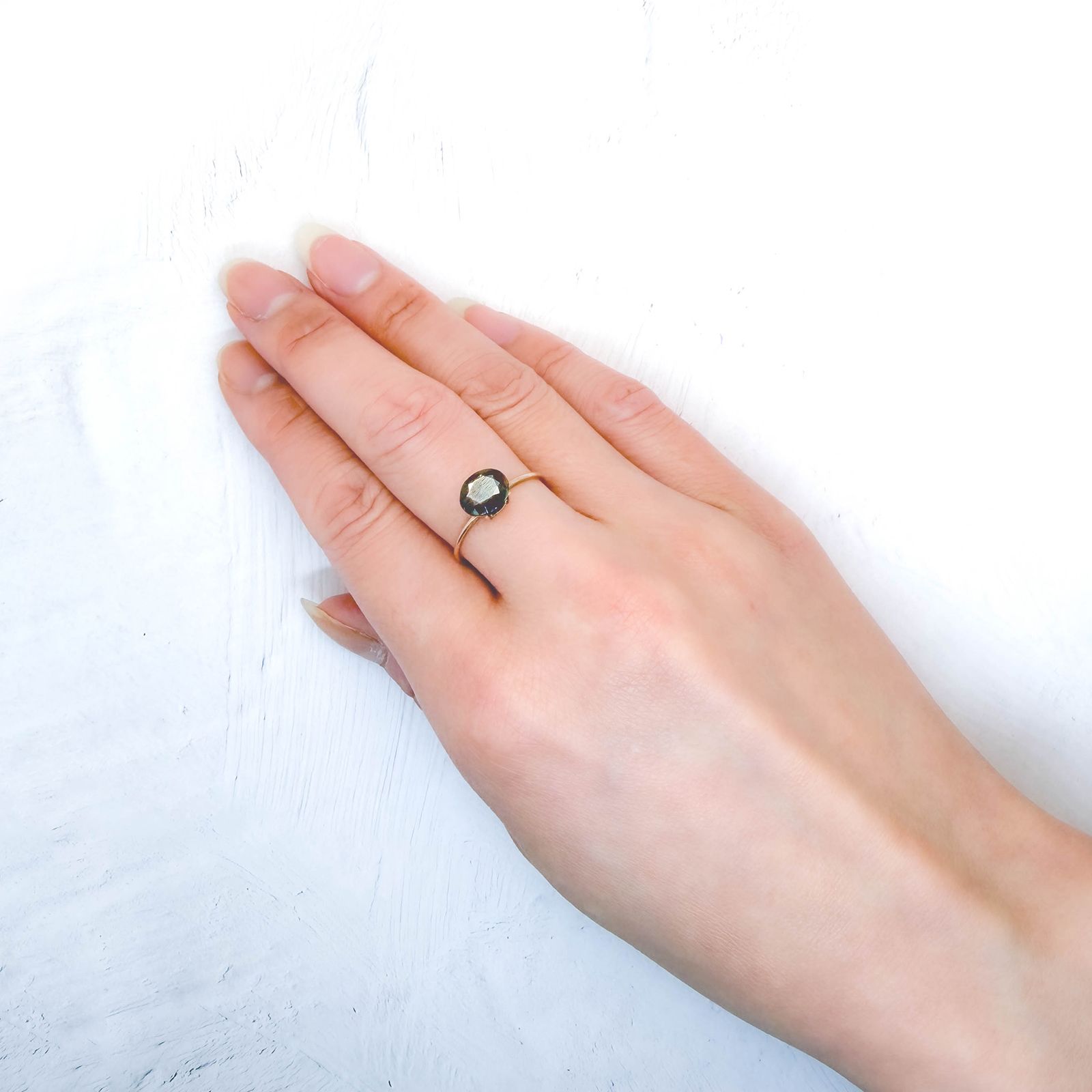 レインボーガーネット 日本・奈良県産 2.05ct / 8x6.6mm前後 [260432087]