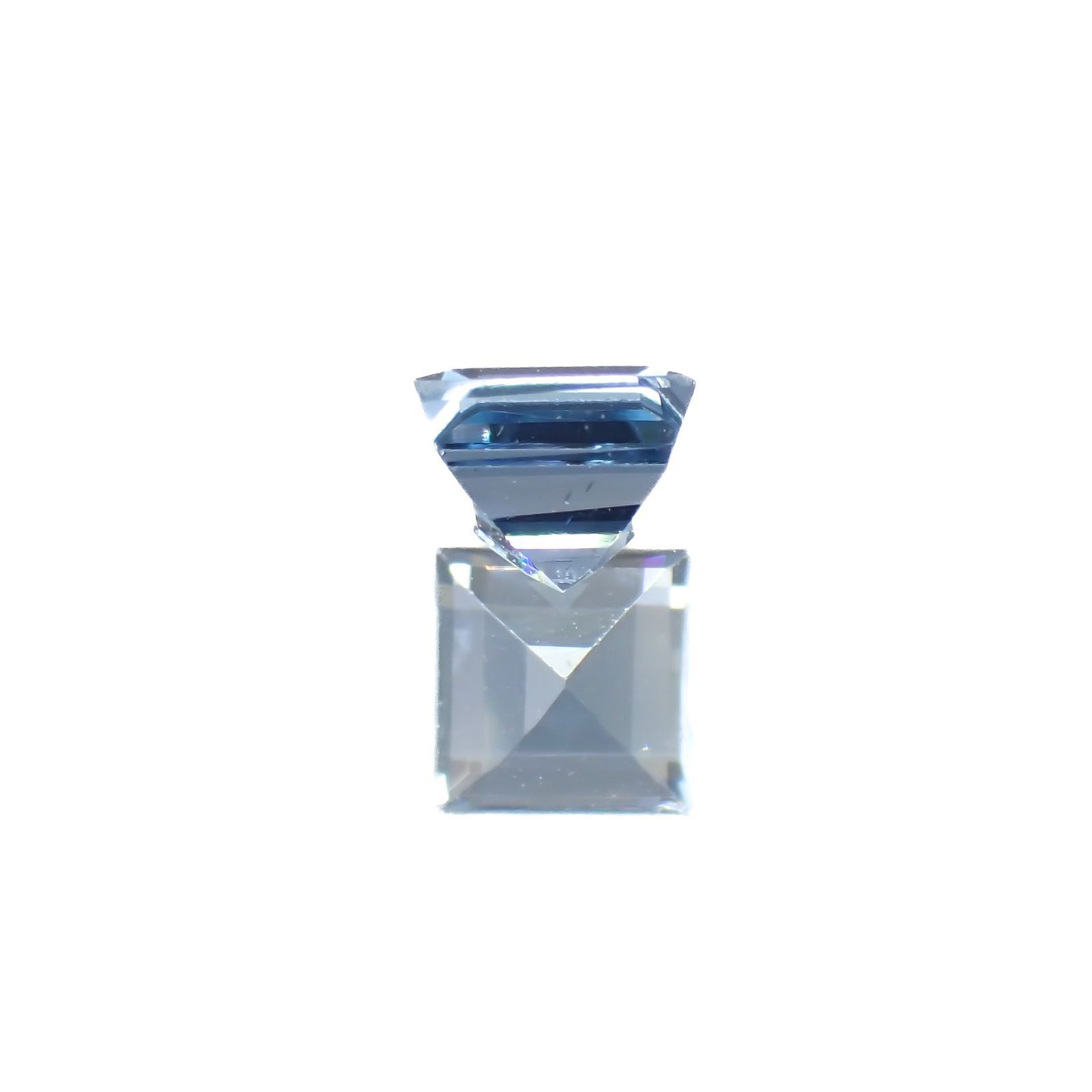 サンタマリアアクアマリン ブラジル産 0.24ct[220918070]3.5x3.4mm前後